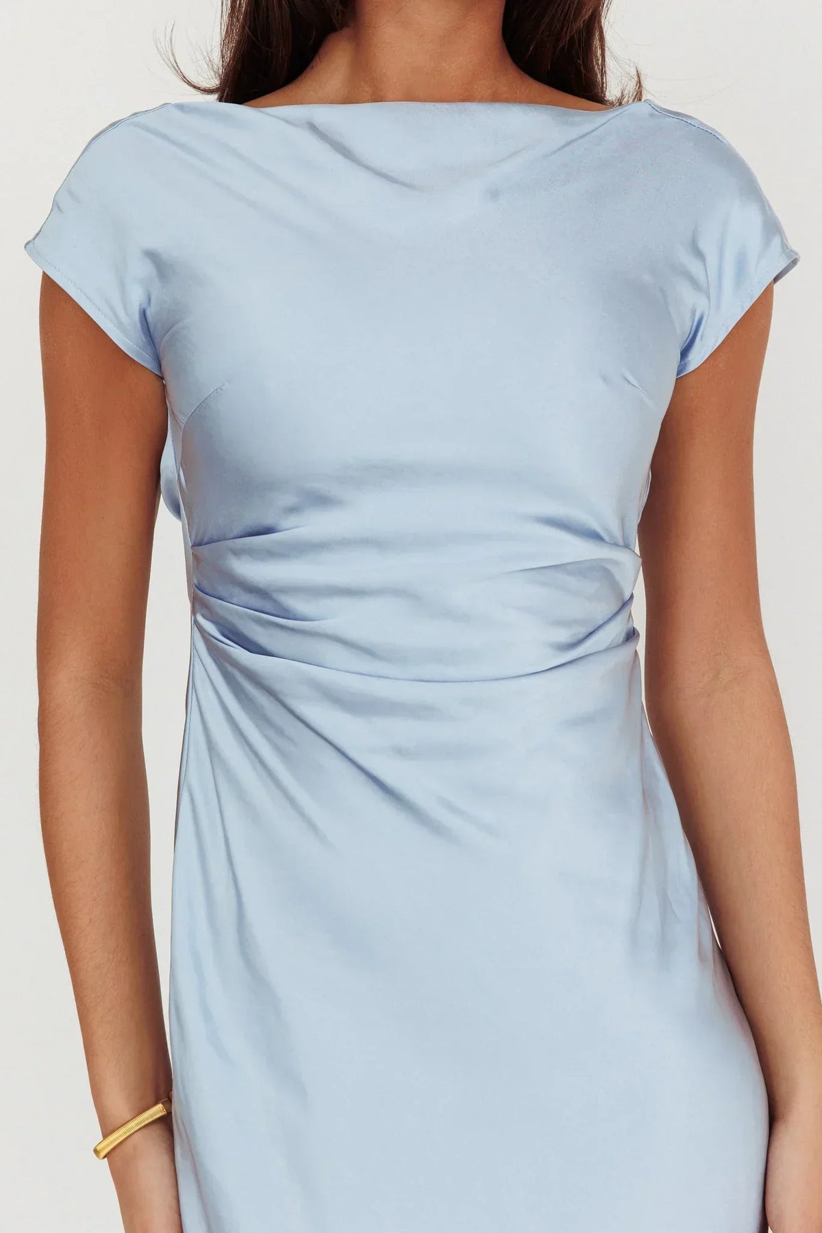Robe midi Loveland à manches courtes, col bénitier et dos nu, bleu clair