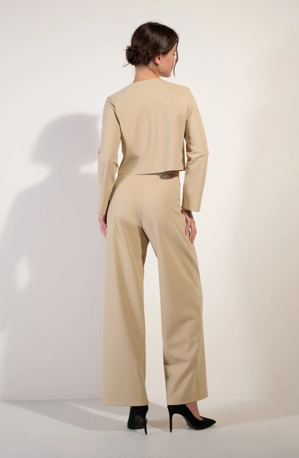 dao Short sand jacket with long sleeves