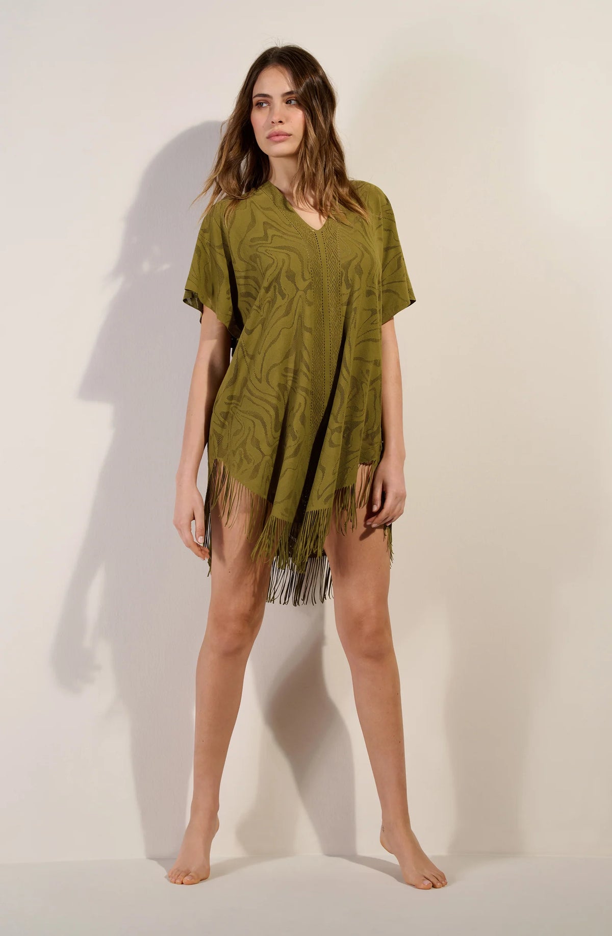 Tunique poncho à franges en dentelle rouge Madder de Pery
