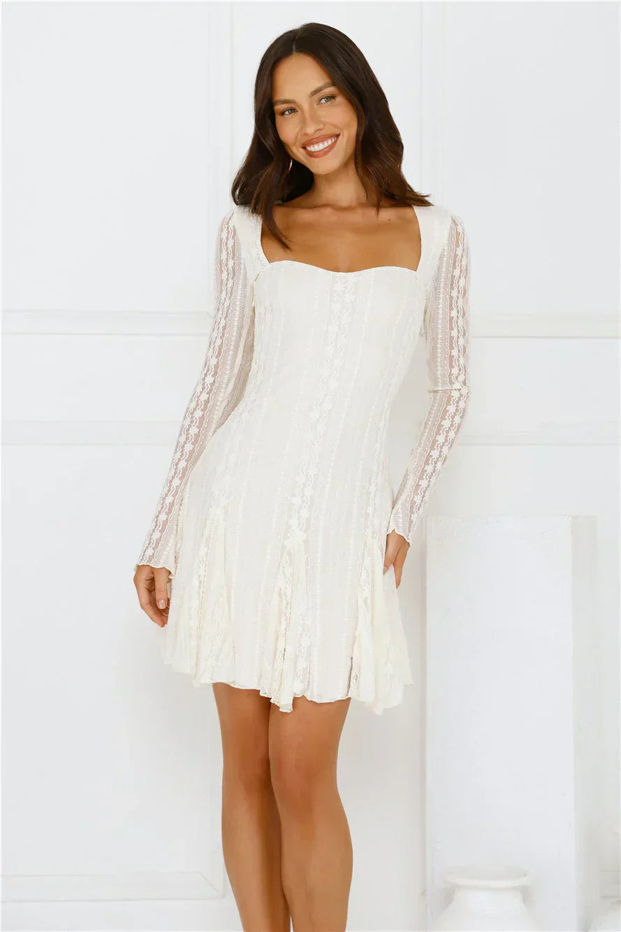 Robe mini manches longues It Girl à temps plein beige