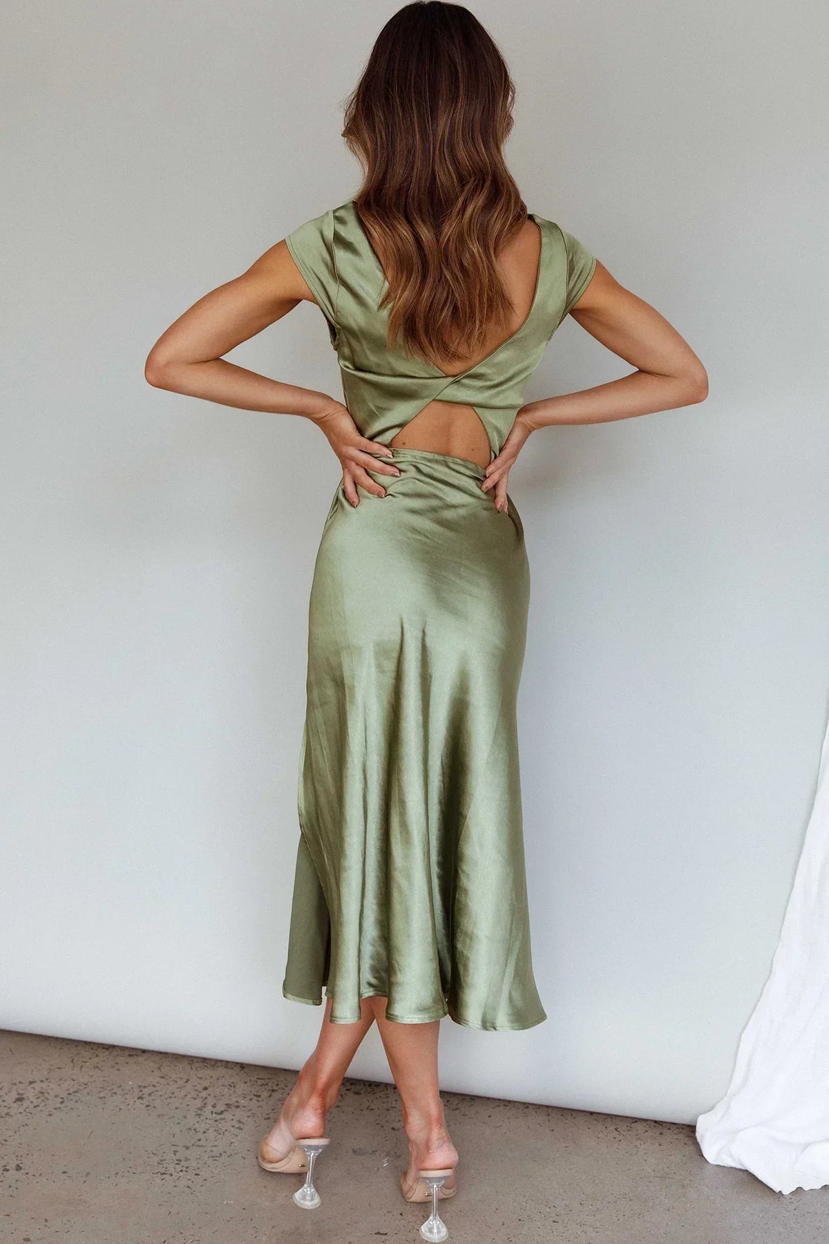 Robe Midi Lucinda avec torsade au dos olive