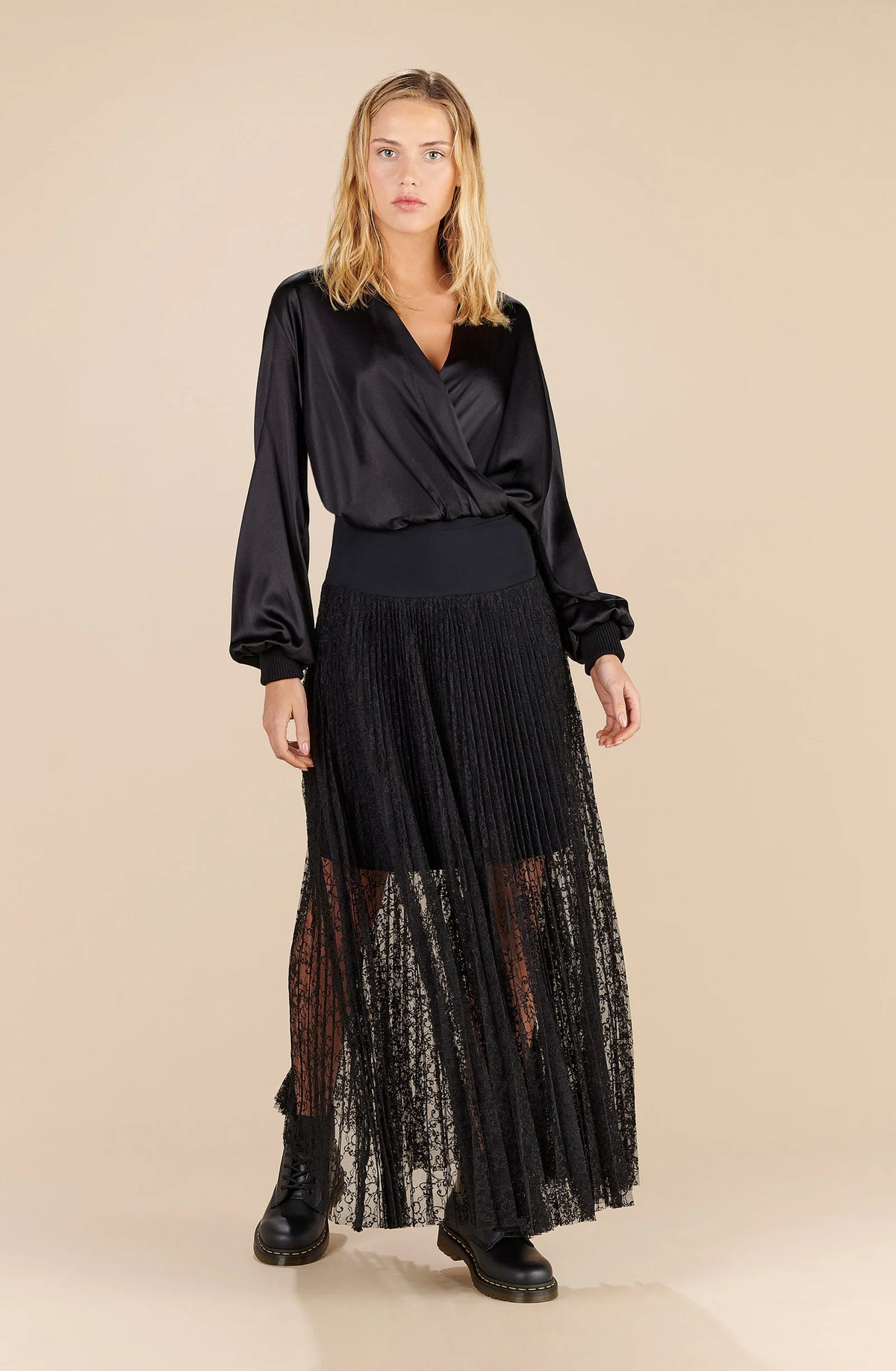 sundy Long black pleated skirt