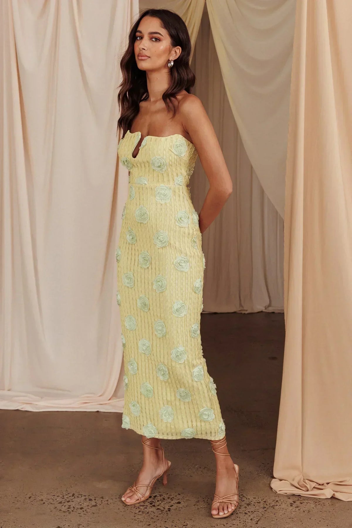 Robe midi Horizon sans bretelles texturée à motif floral verte