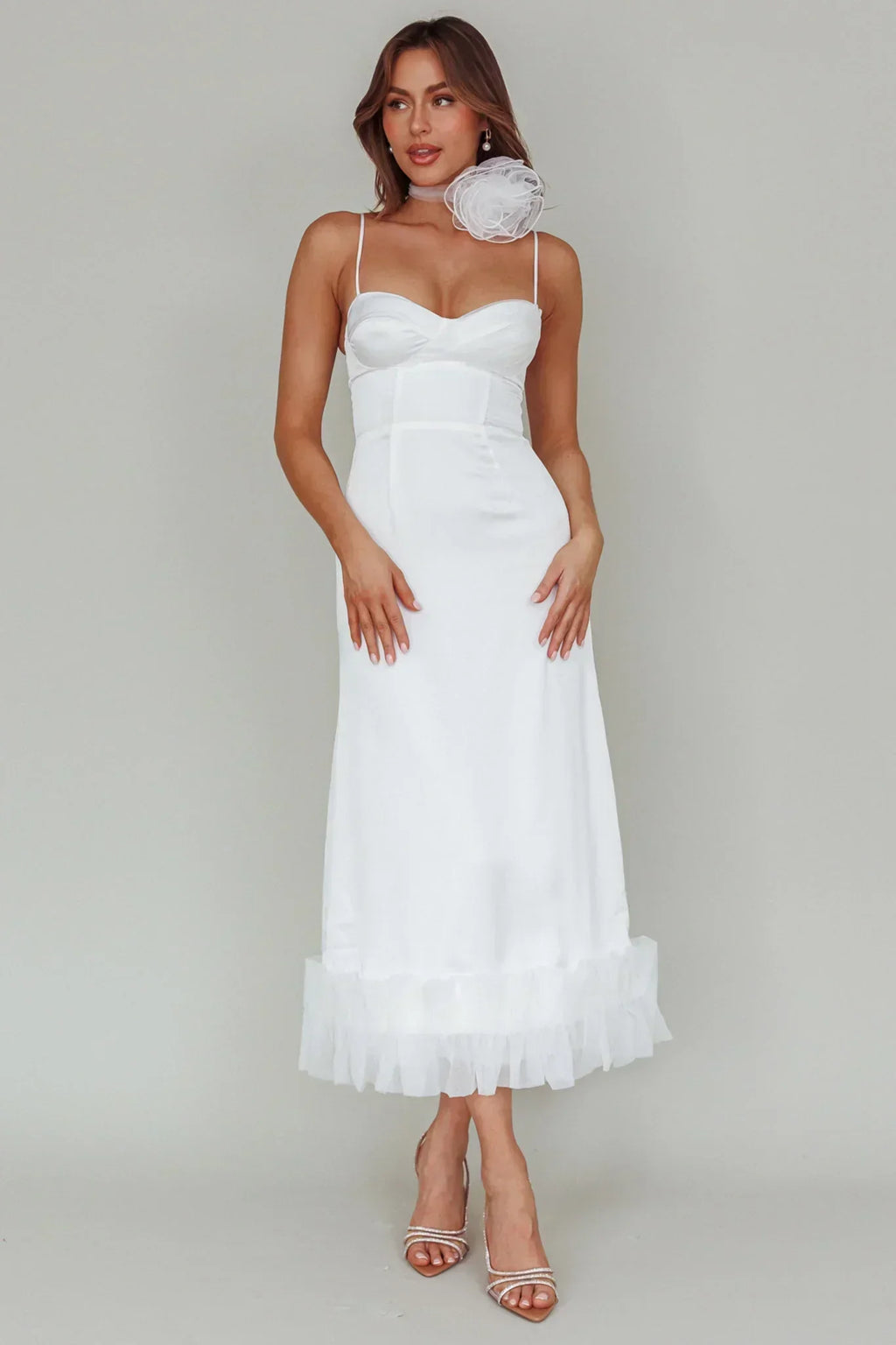 Robe mi-longue blanche Buona Sera Hem Decoration