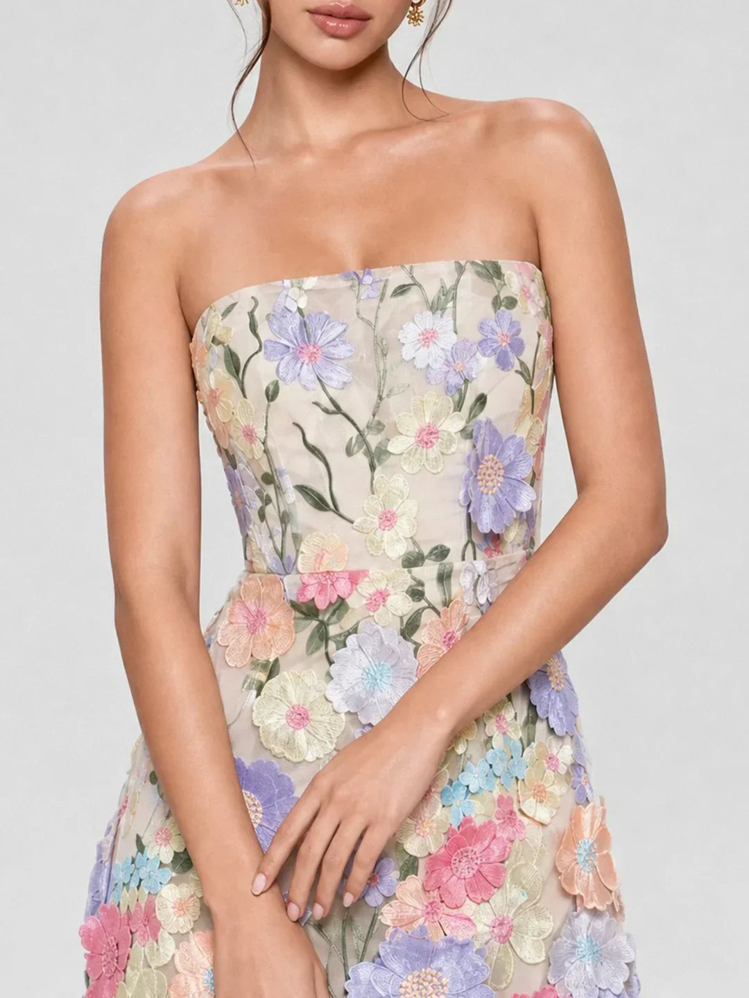 Robe mini bustier en tulle avec appliqués floraux 3D