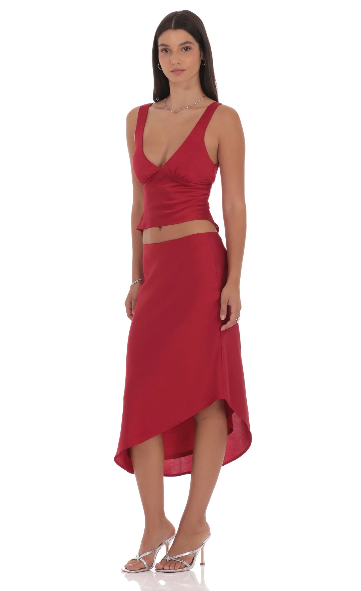 Jupe midi asymétrique en satin rouge