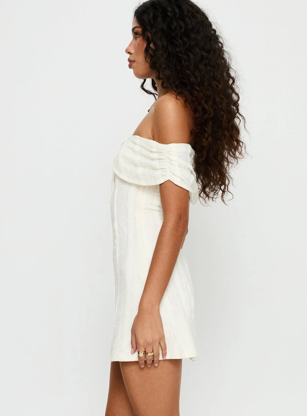 Robe mini Colettie épaules dénudées crème