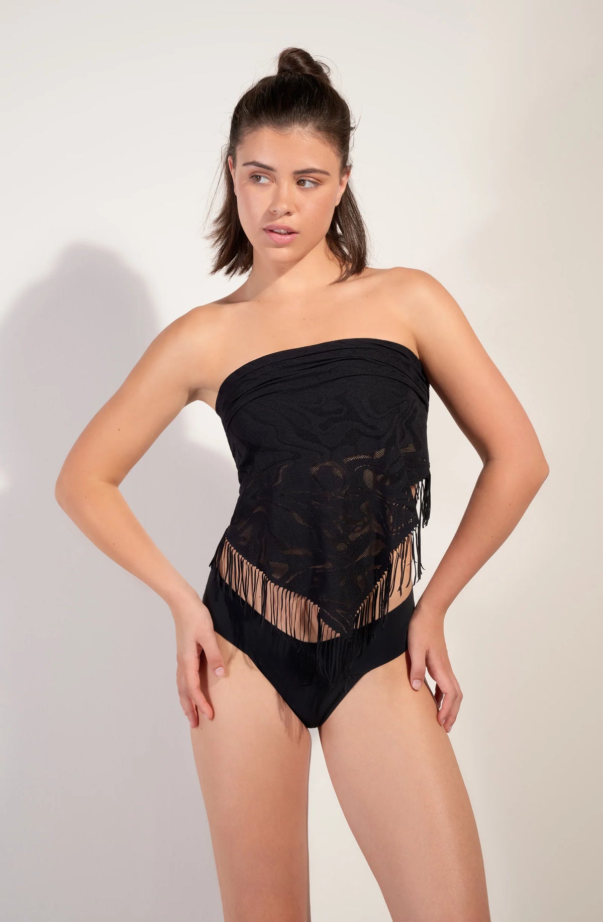 Paréo à franges en dentelle noire Trudy