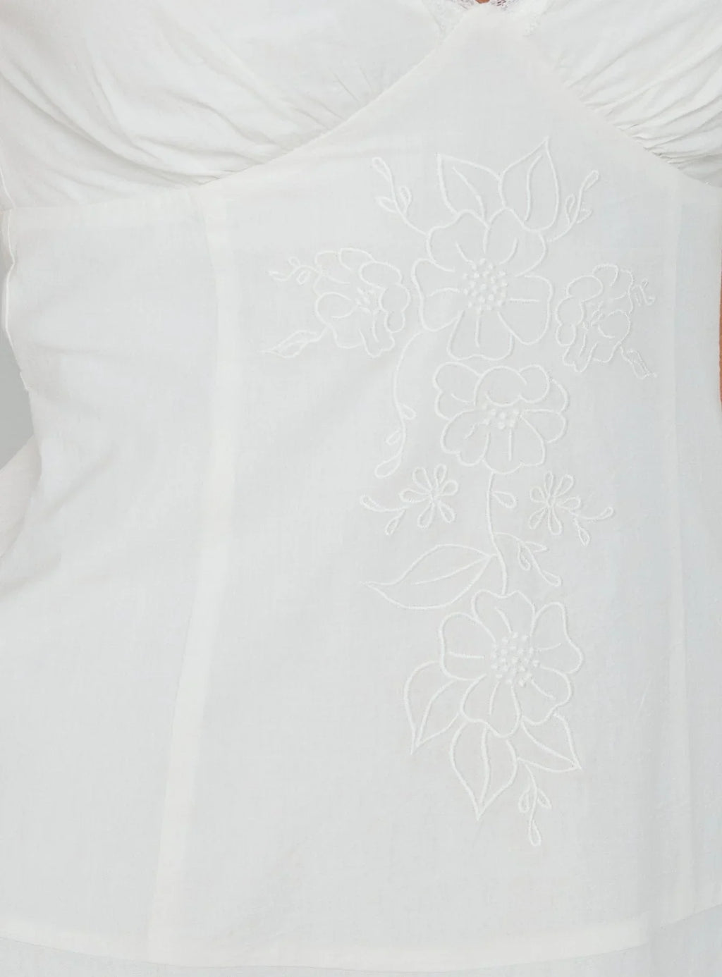 Mini-robe blanche à bordure en dentelle « Splashy »