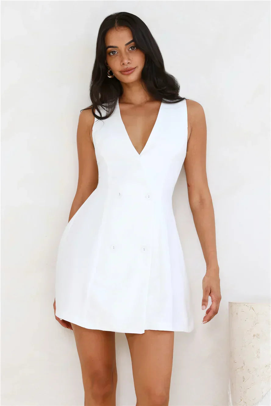 Mini-robe ajustée chic pour le bureau