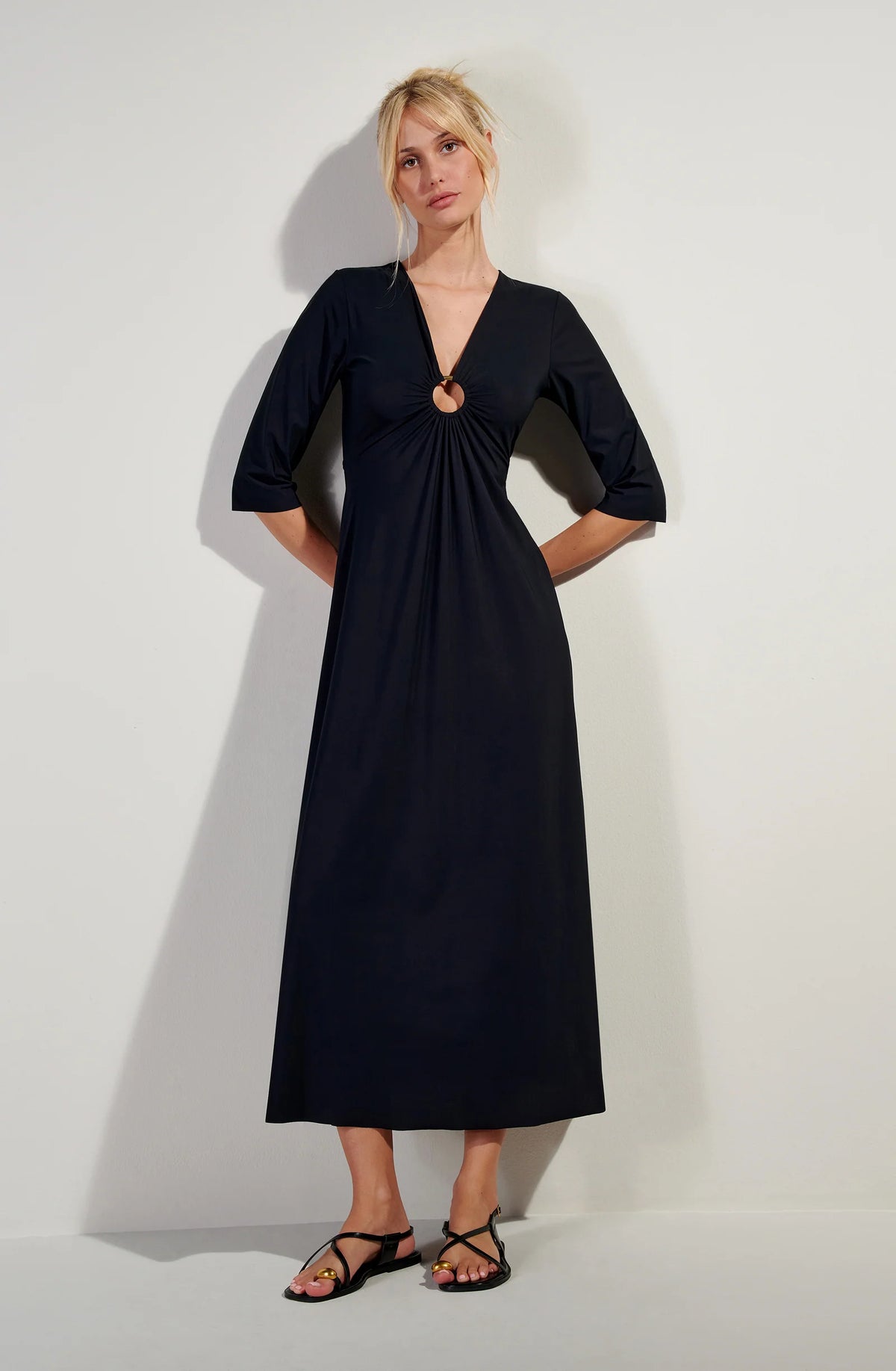 Robe longue noire Carmenn avec manches 3/4