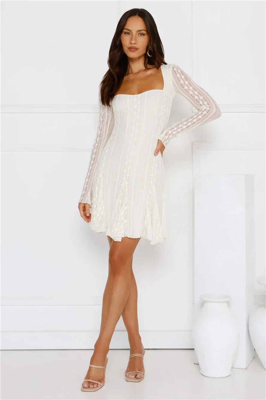 Robe mini manches longues It Girl à temps plein beige