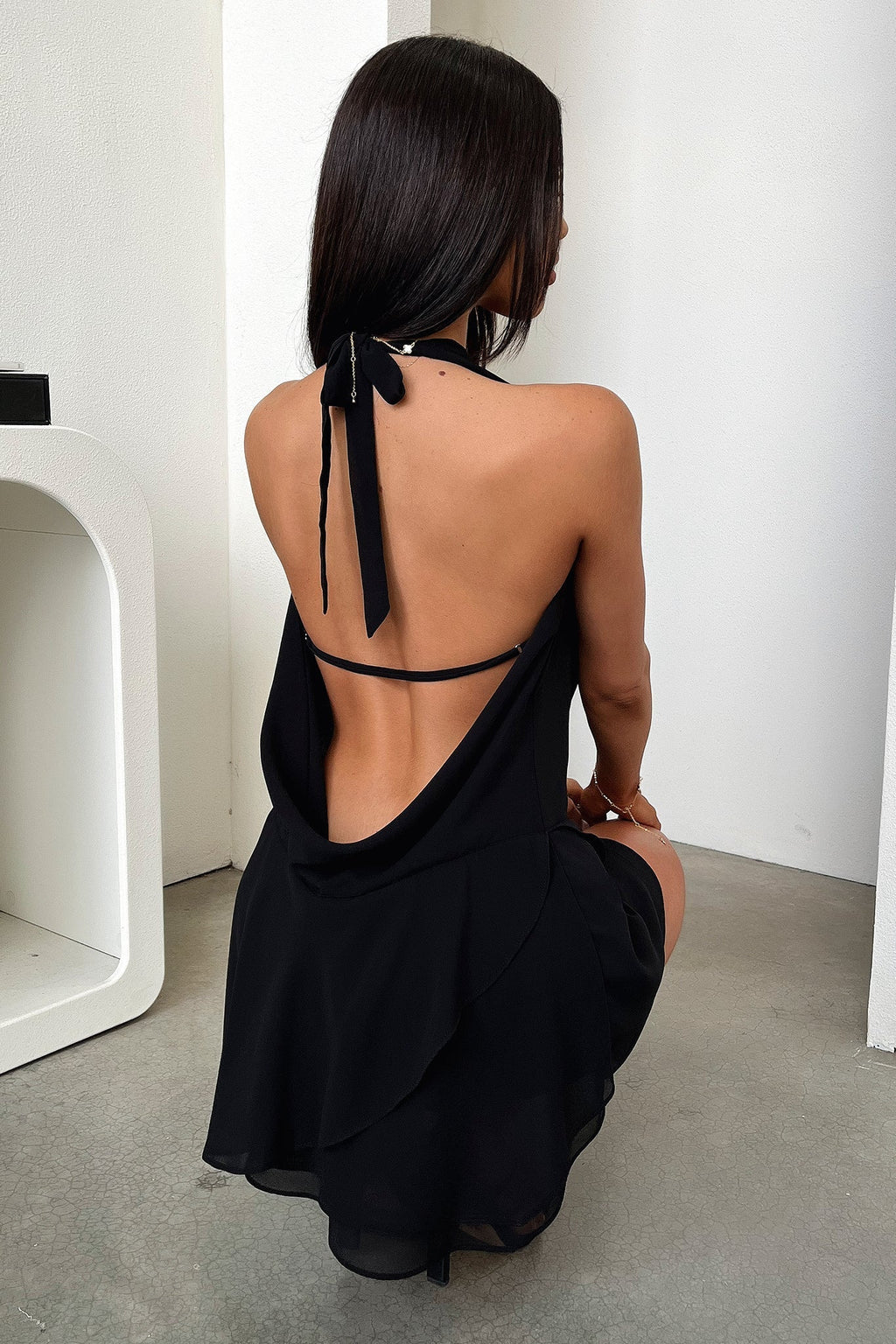 Mini-robe courte décolleté bénitier Cleo - Noir