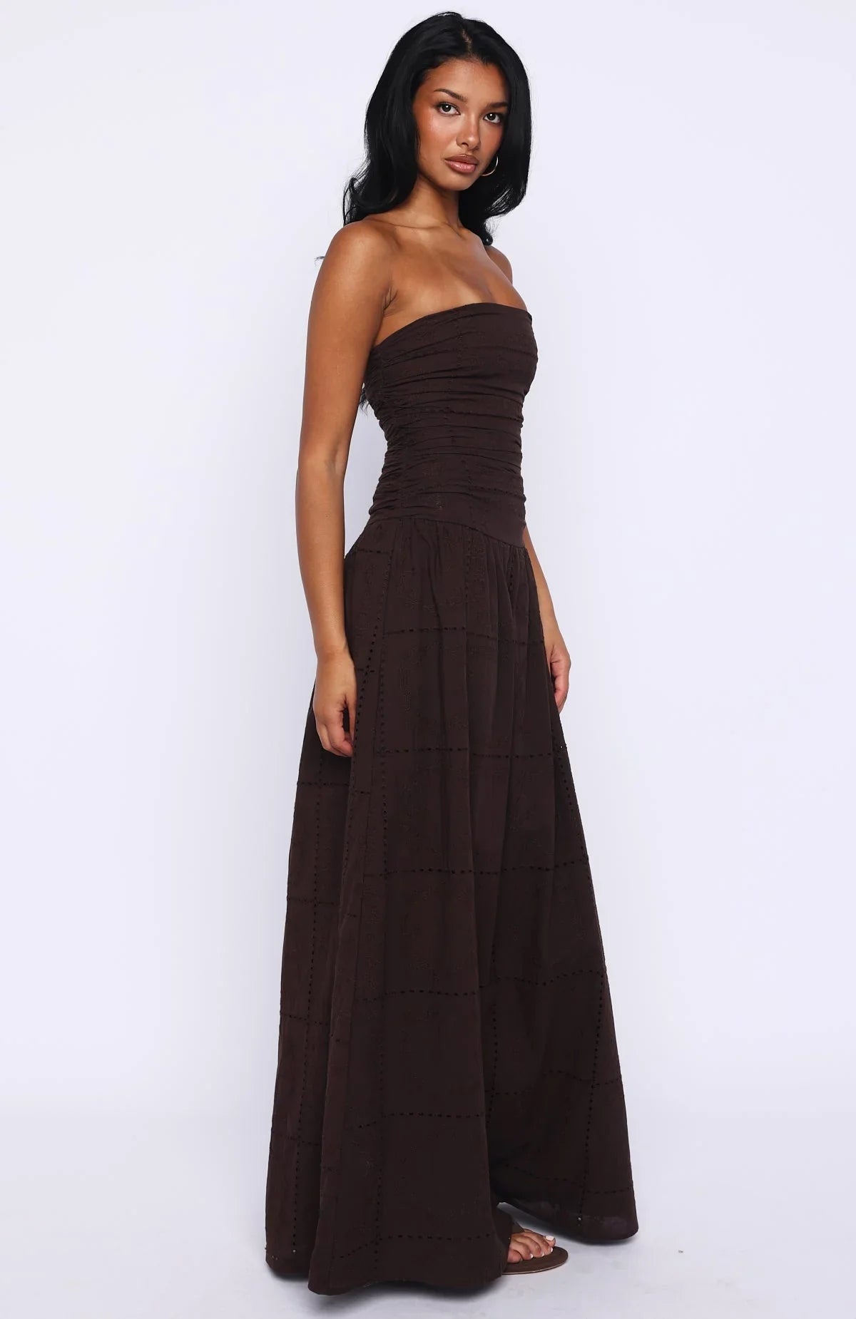 Robe longue bustier en broderie anglaise Bittersweet Babe – Chocolat