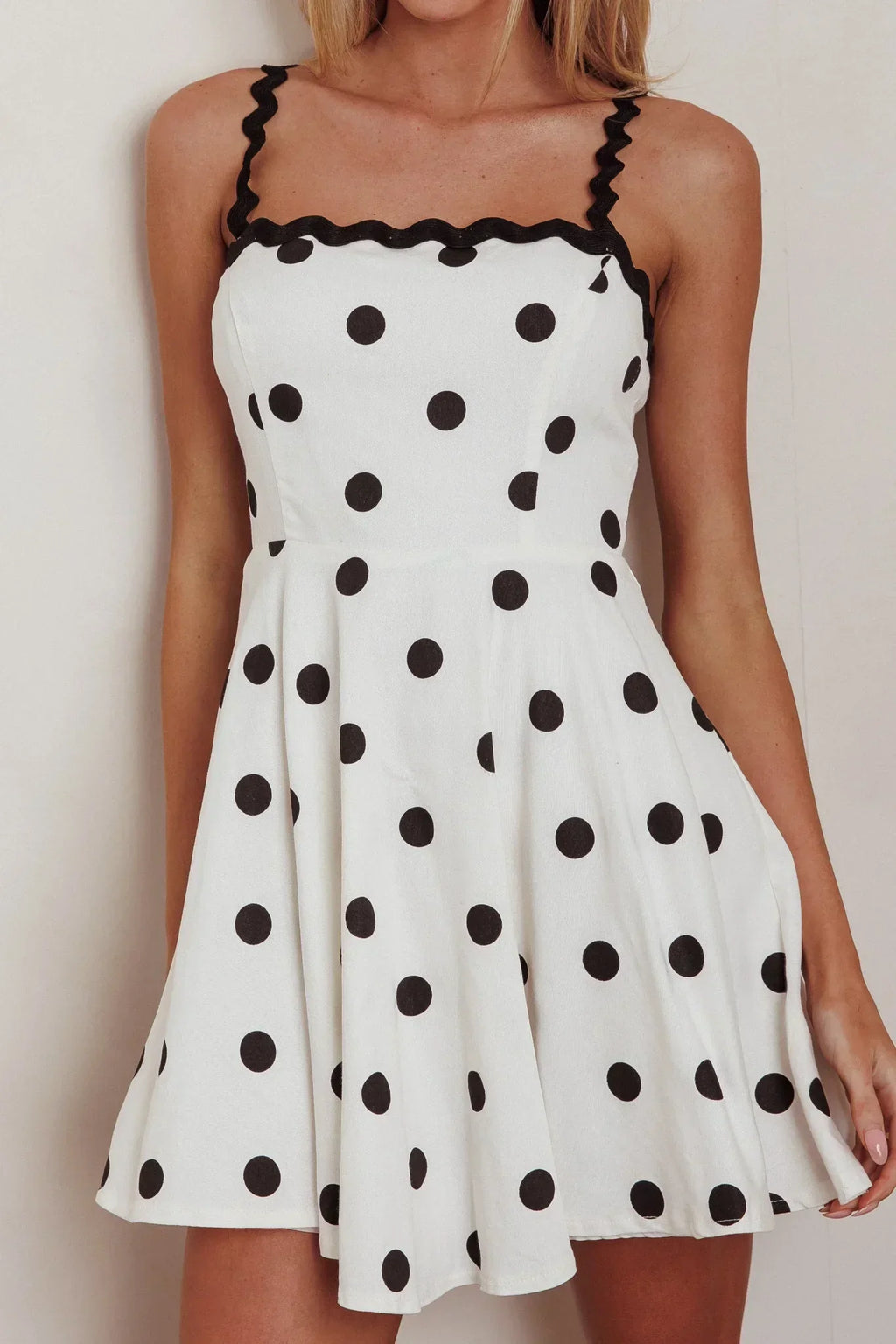Robe mini à pois et galon fantaisie « Won Me Over » - Blanc
