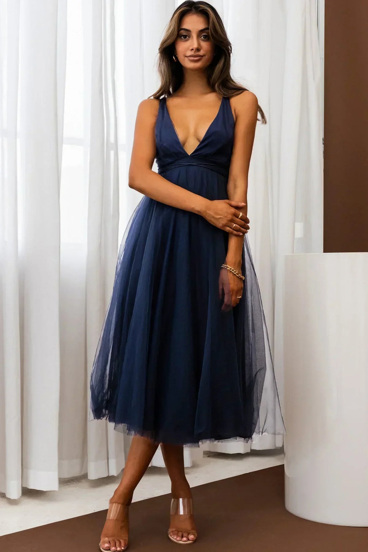 Robe Midi à Décolleté Plongeant et Superposition en Mesh Bleu Marine Floating By