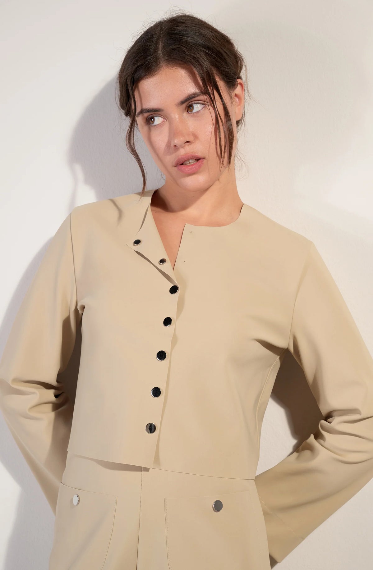 Veste courte en sable Dao à manches longues