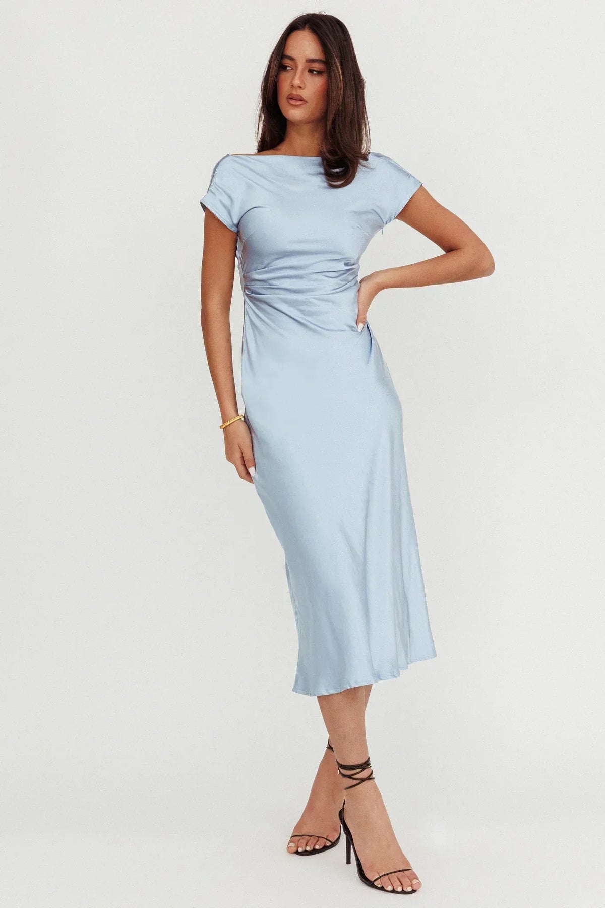 Robe midi Loveland à manches courtes, col bénitier et dos nu, bleu clair