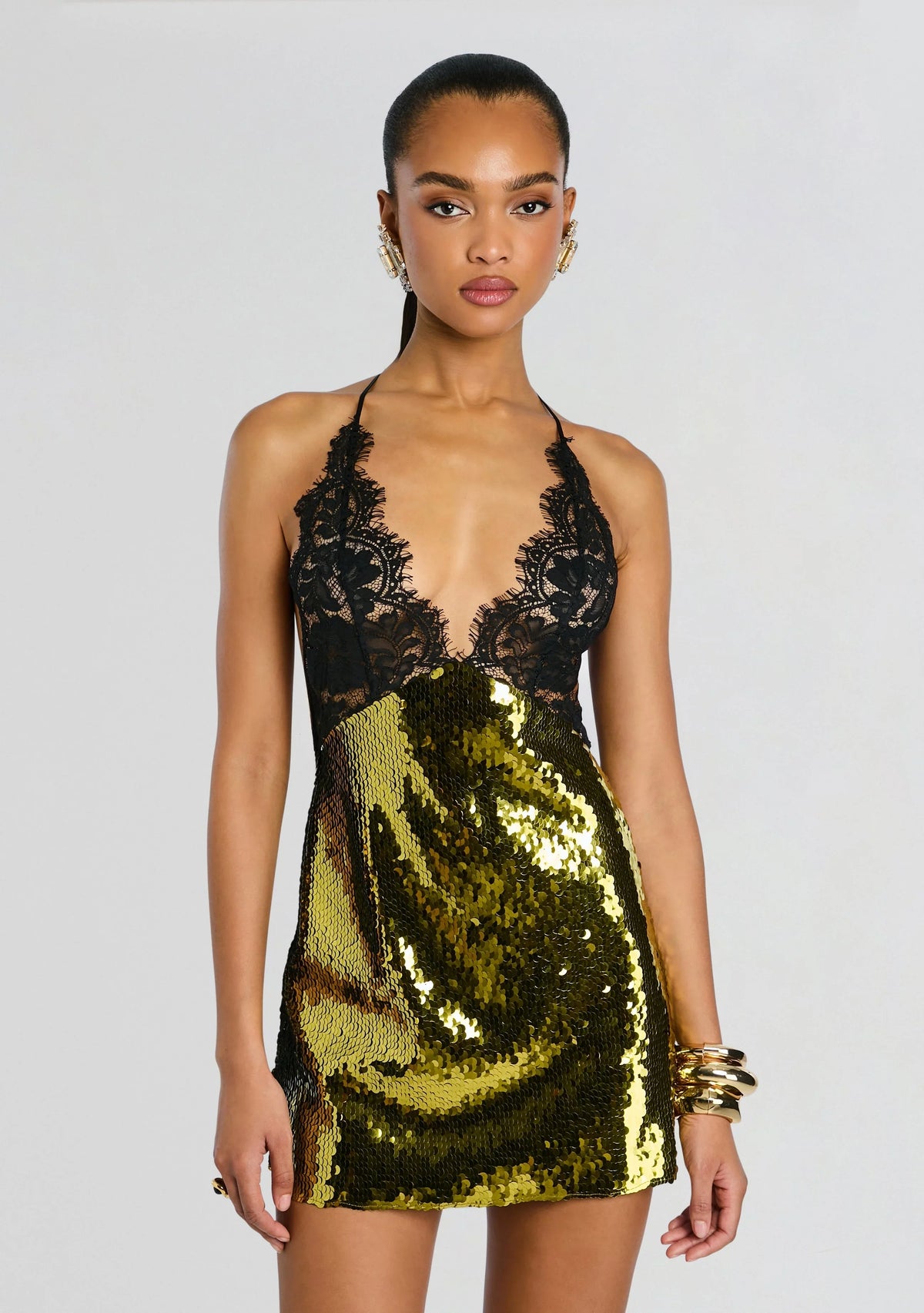 Robe Edda ornée de dentelle