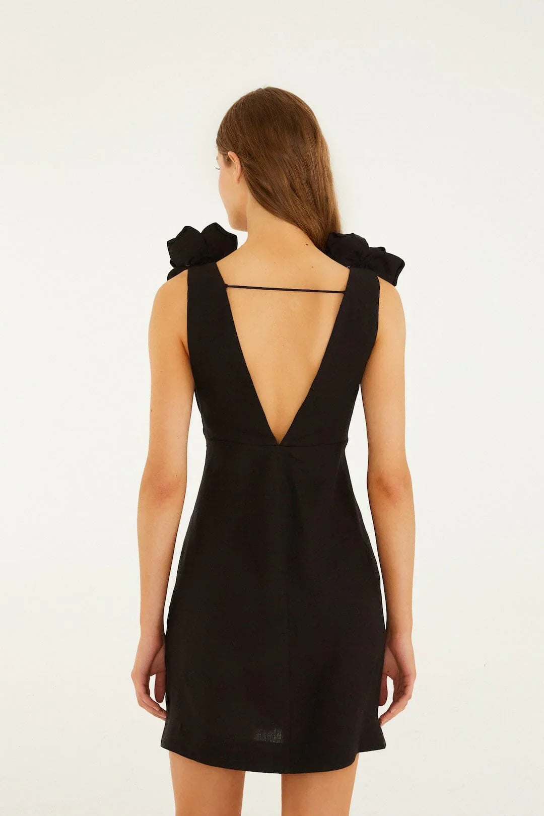 Mini-robe sans manches noire à fleurs 3D