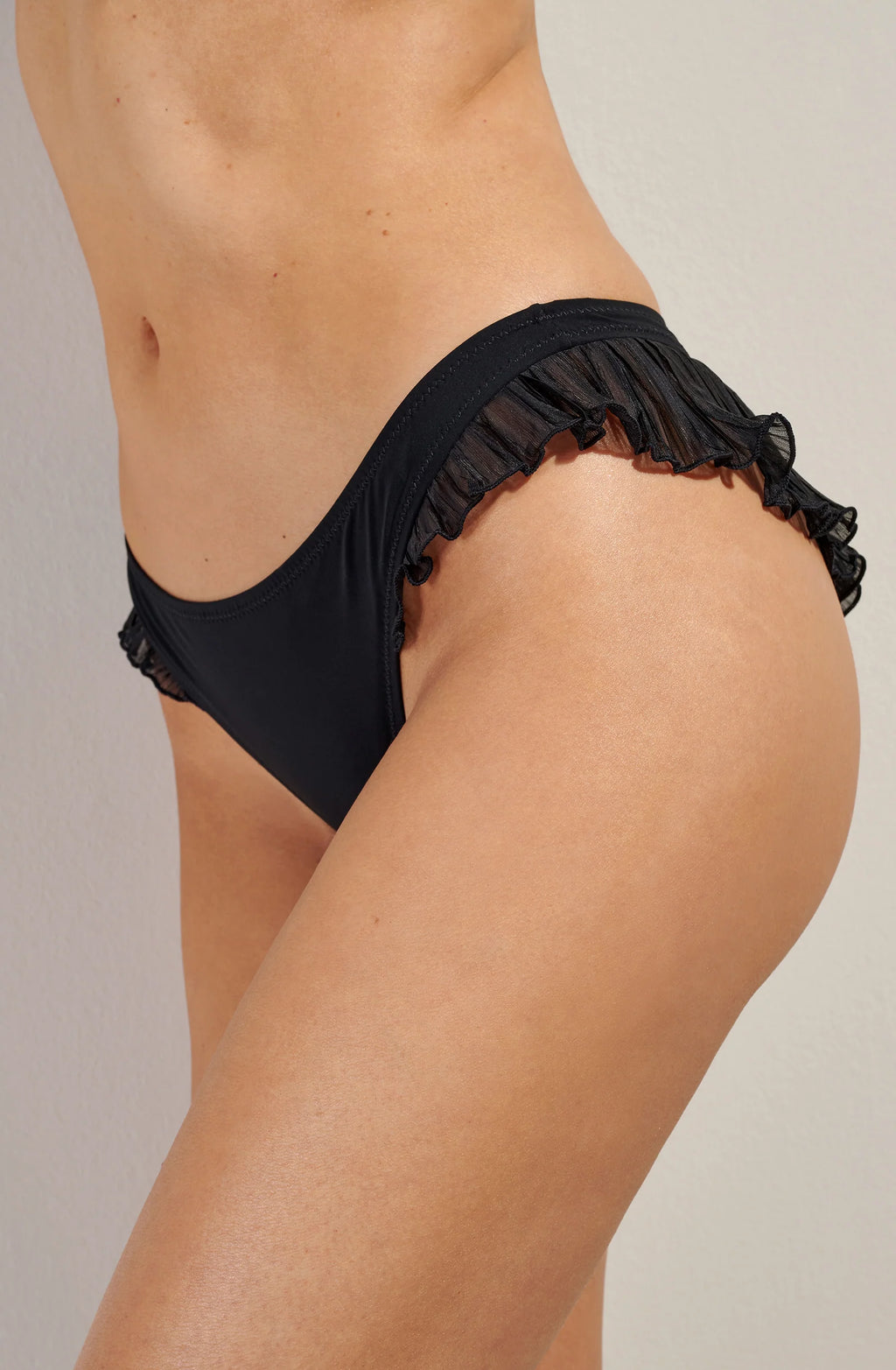 Bikini tanga à volants noir Malala