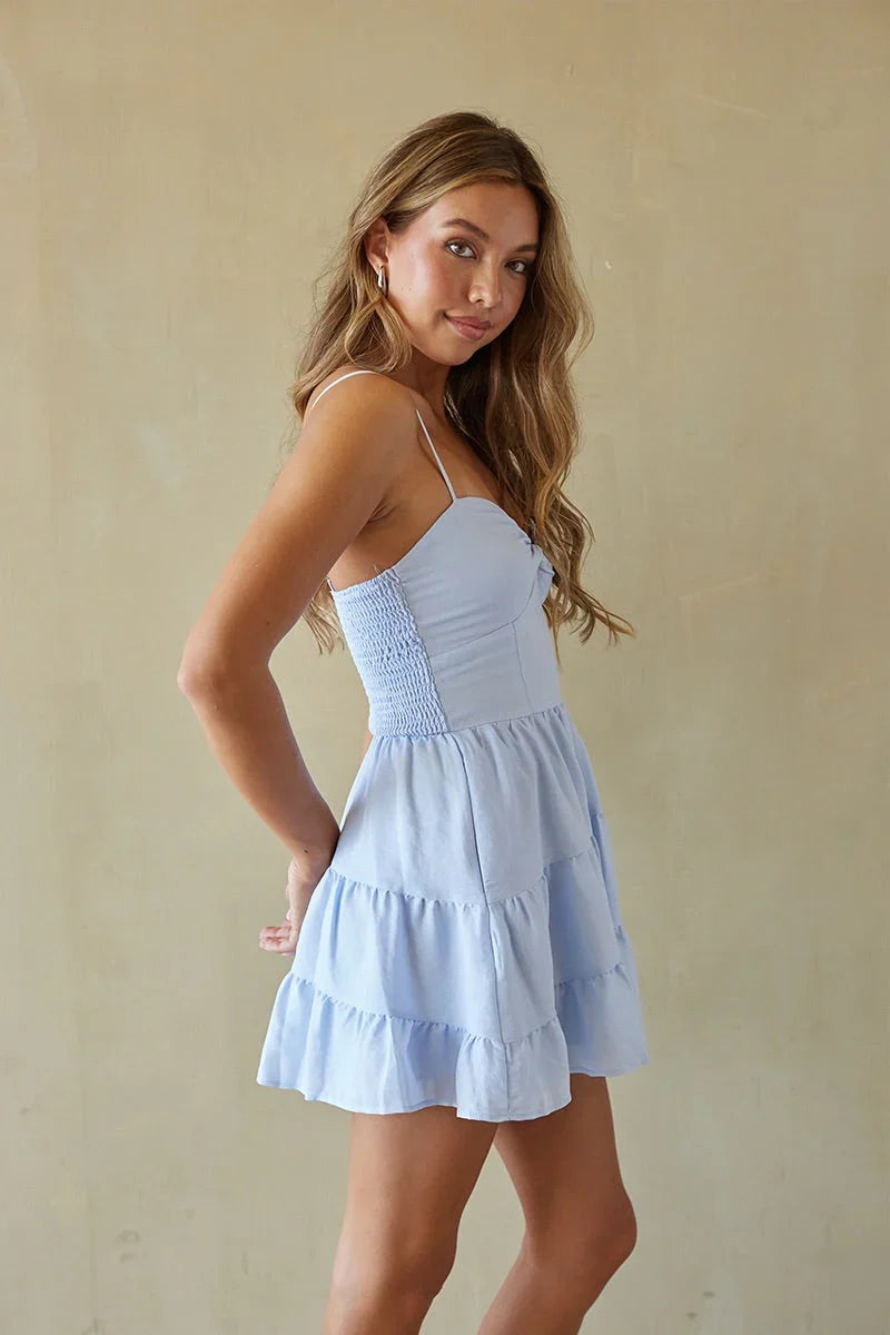 Robe Courte Kourtney avec Torsade sur le Devant