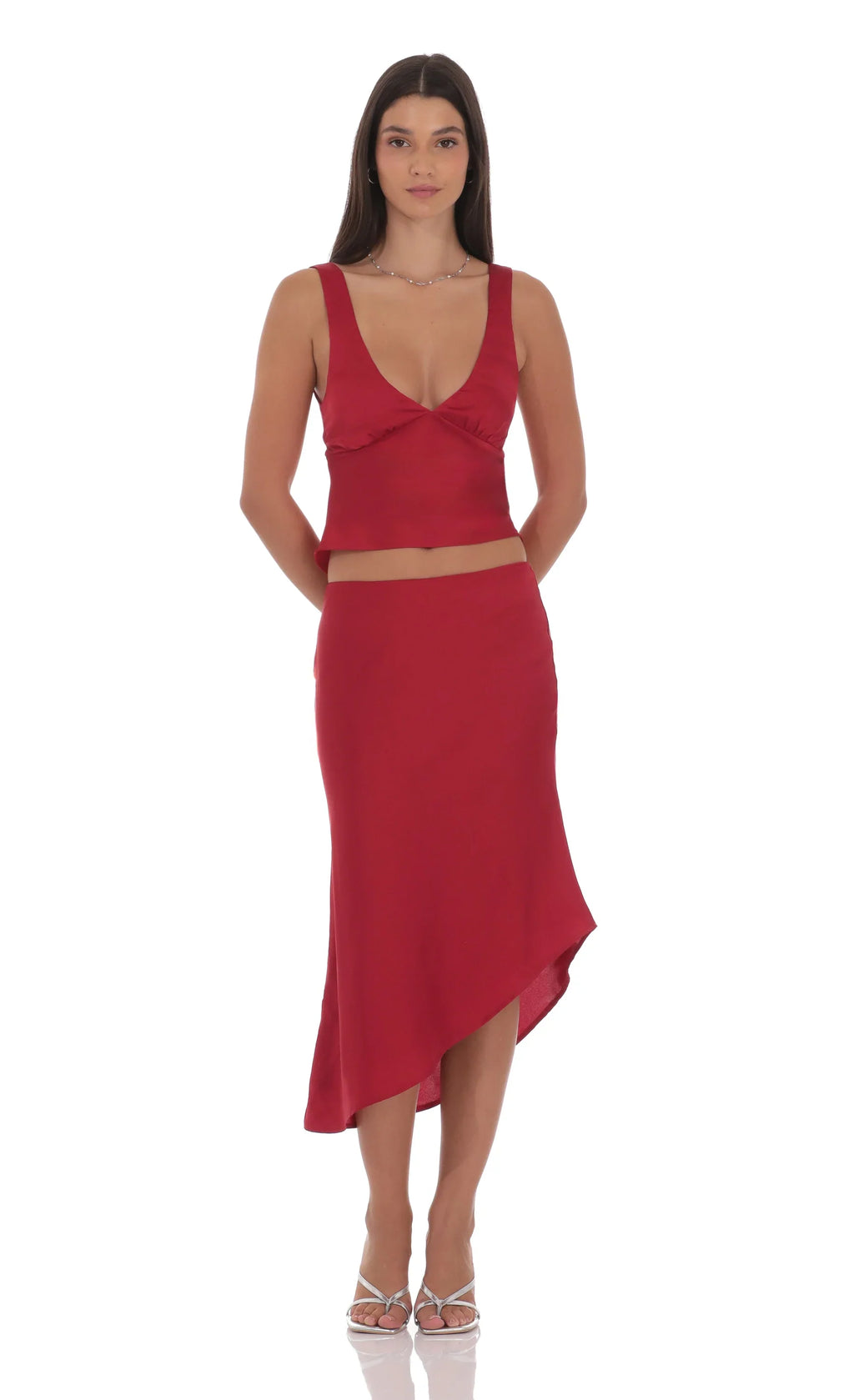 Jupe midi asymétrique en satin rouge