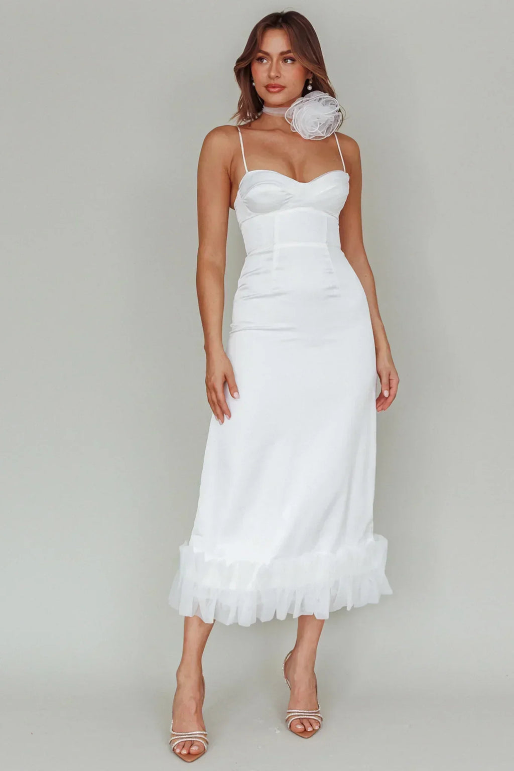 Robe mi-longue blanche Buona Sera Hem Decoration