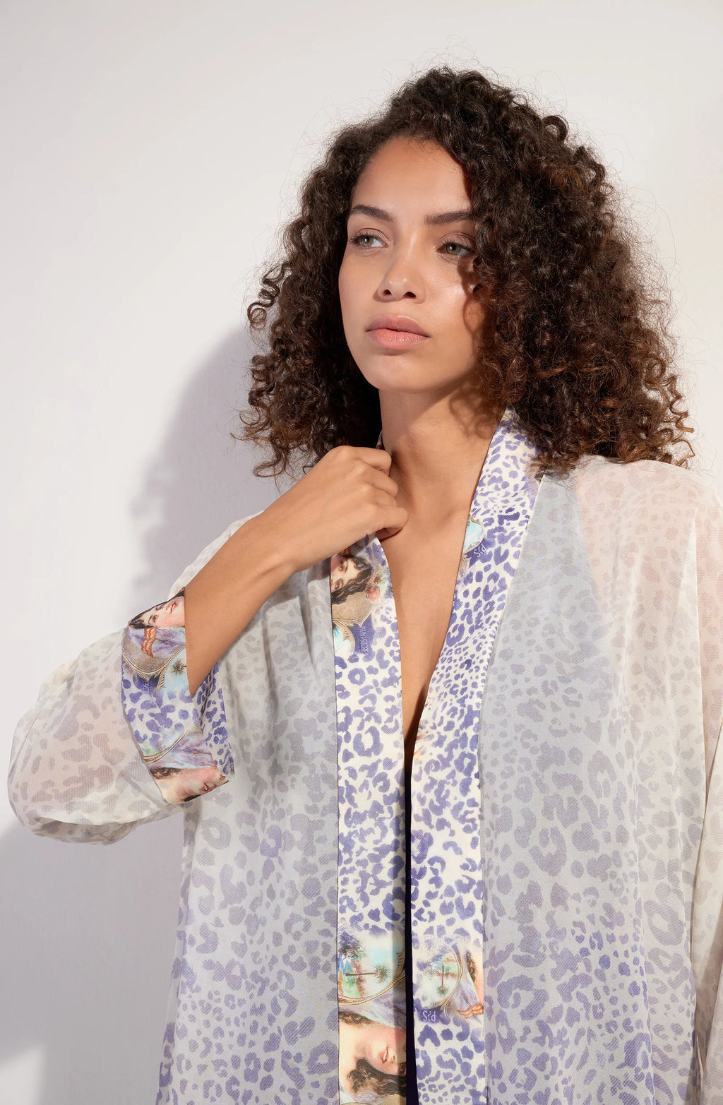Veste kimono imprimée kanni en voile fixe semi-transparent