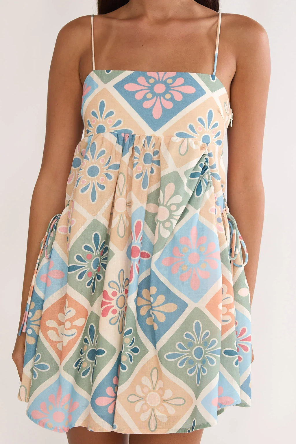 Mini-robe babydoll Terenza à dos noué, Vert Multicolore