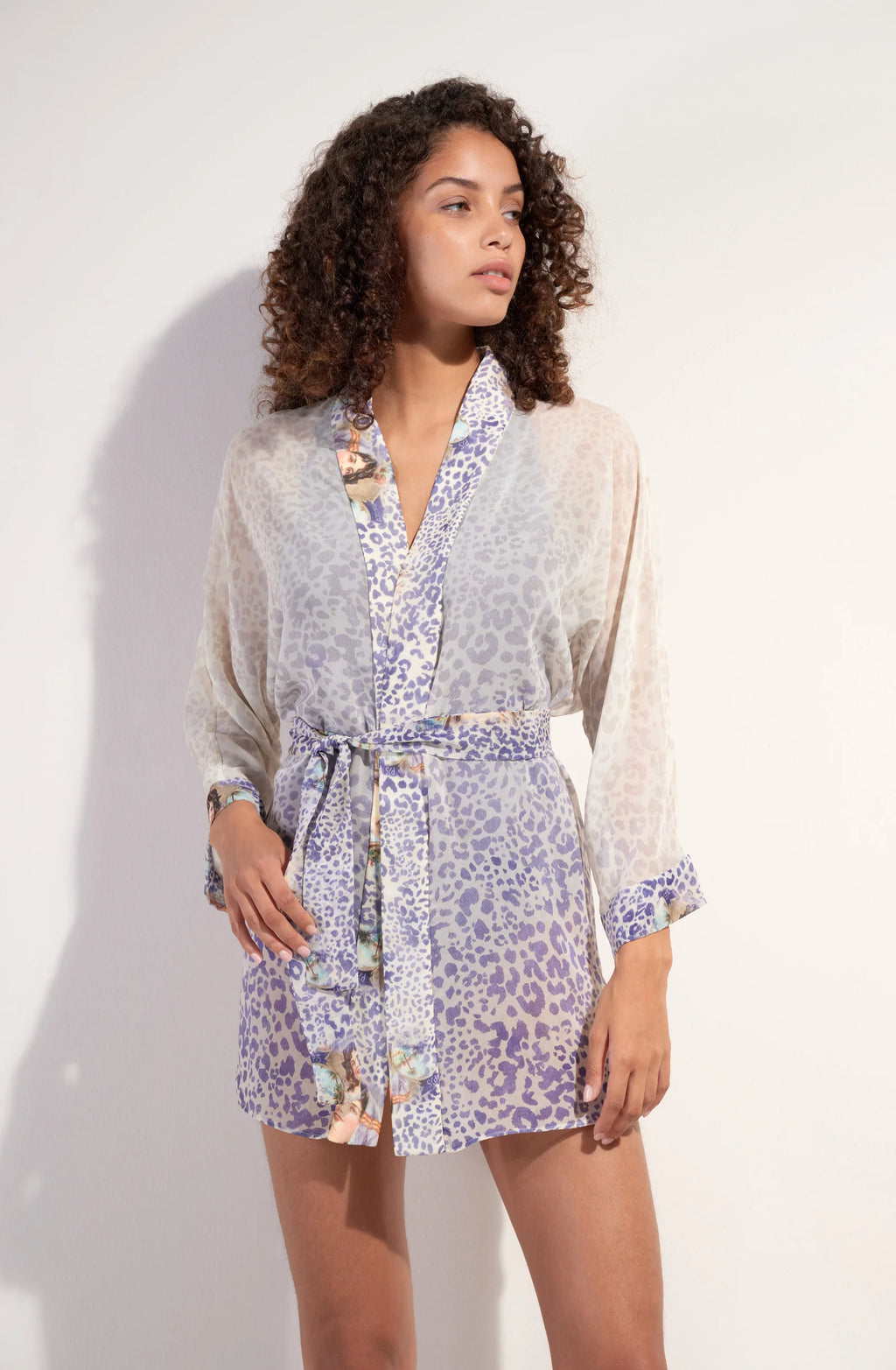 Veste kimono imprimée kanni en voile fixe semi-transparent