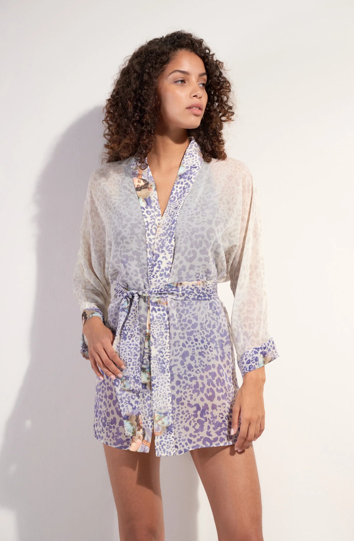 Veste kimono imprimée kanni en voile fixe semi-transparent