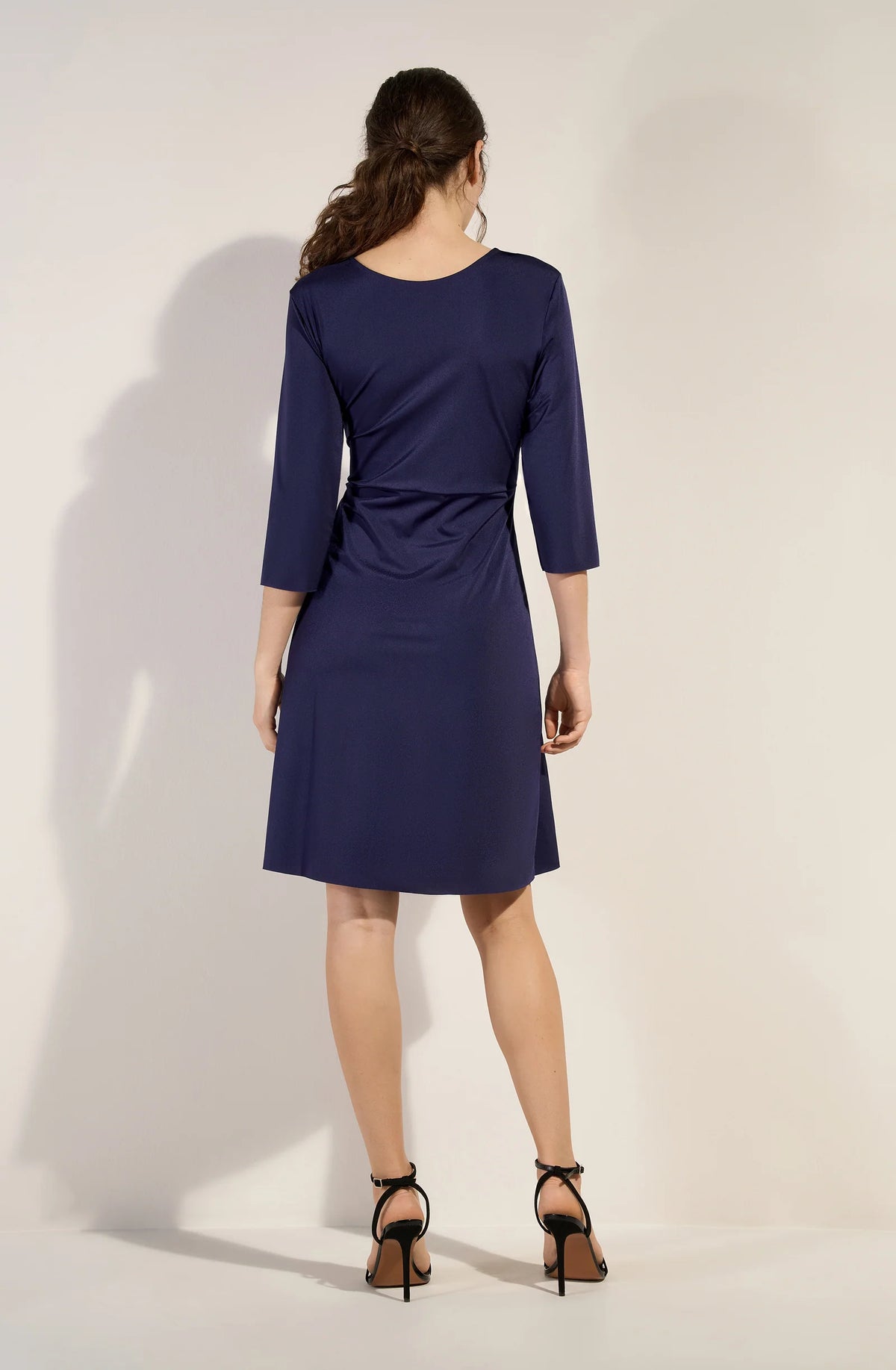 Robe courte Milie bleu marine à manches 3/4