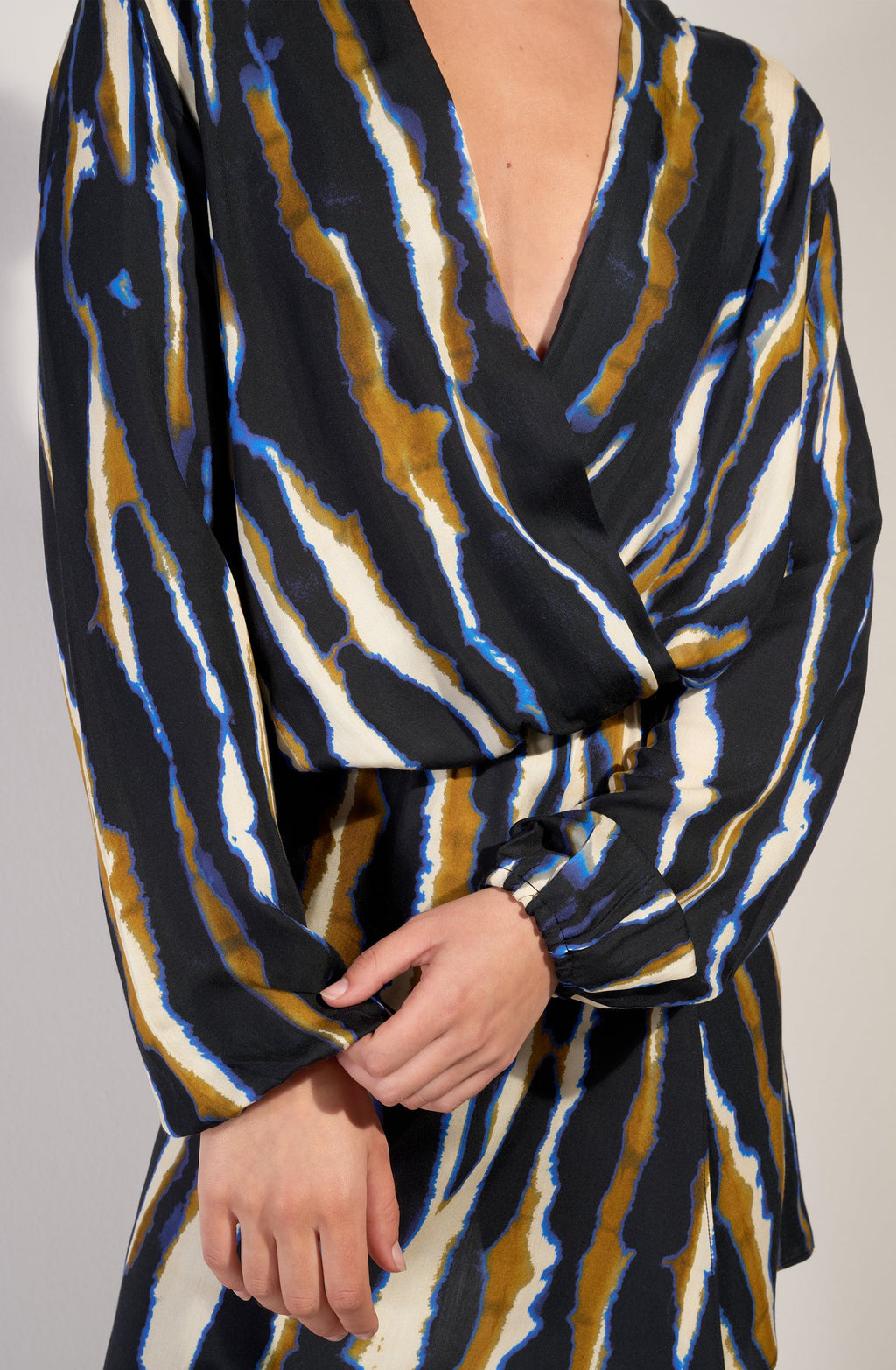 raisa Tie and dye wrap dress