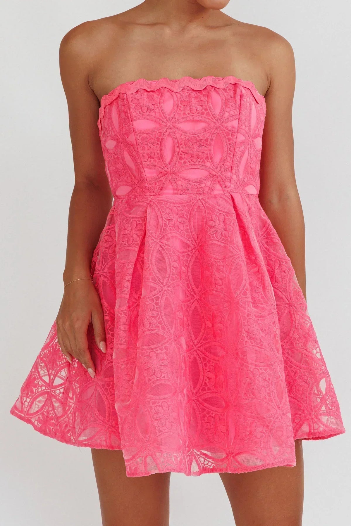Robe Courte Broderie Bustier Kesenia Rose Vif