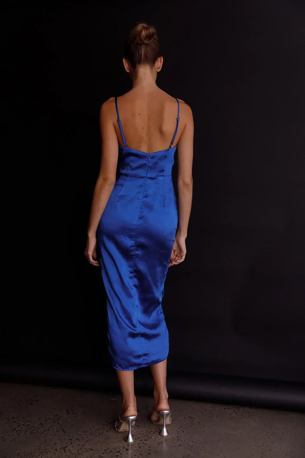 Robe midi froncée à corsage structuré fantaisie bleu cobalt