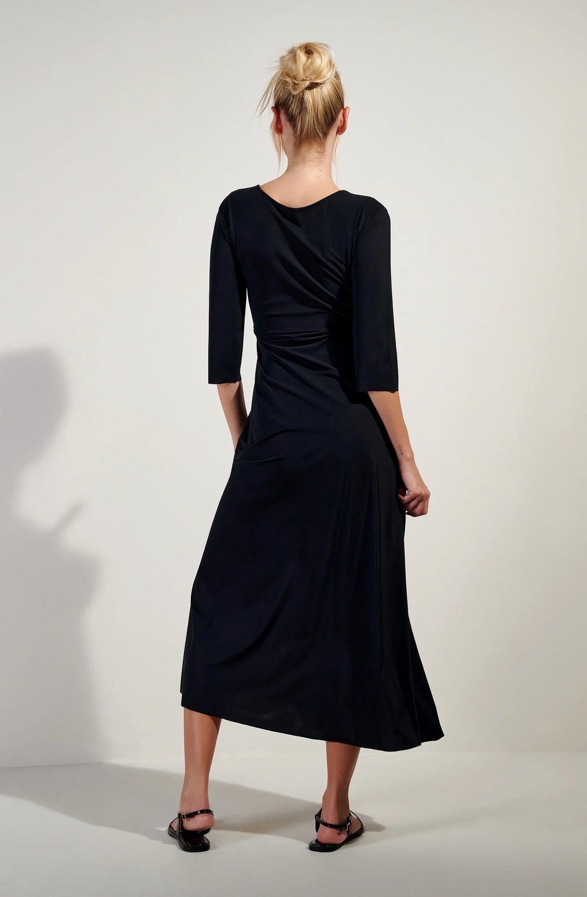 Robe longue noire Carmenn avec manches 3/4