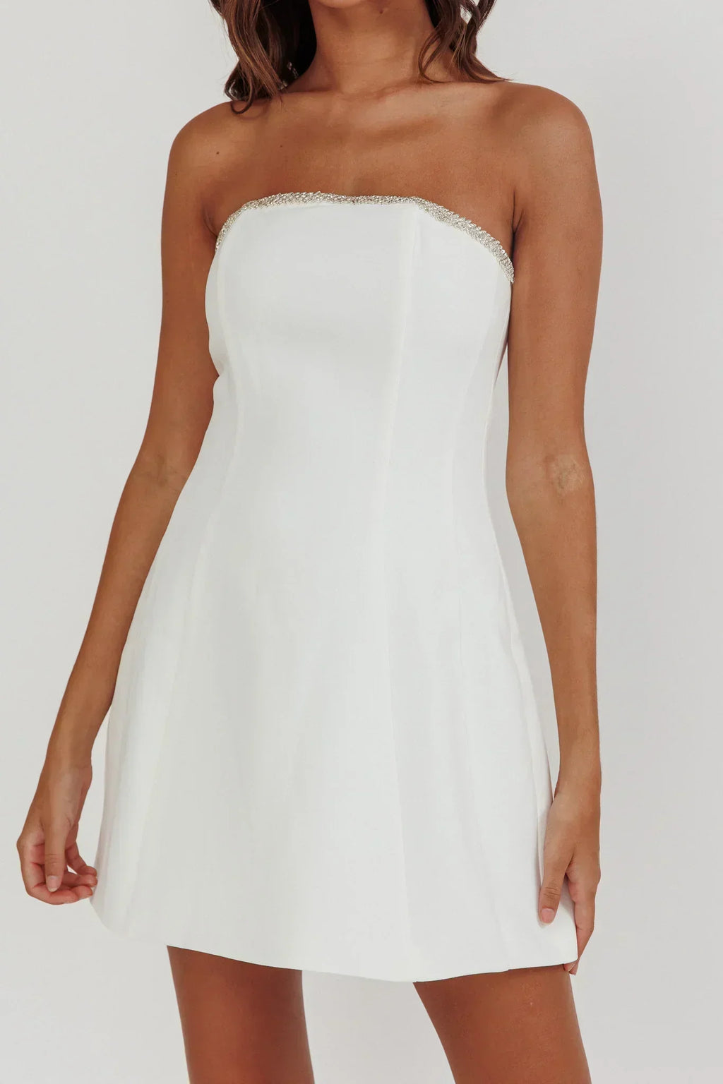 Robe Bustier Courte Macaila Ornée de Strass Écru