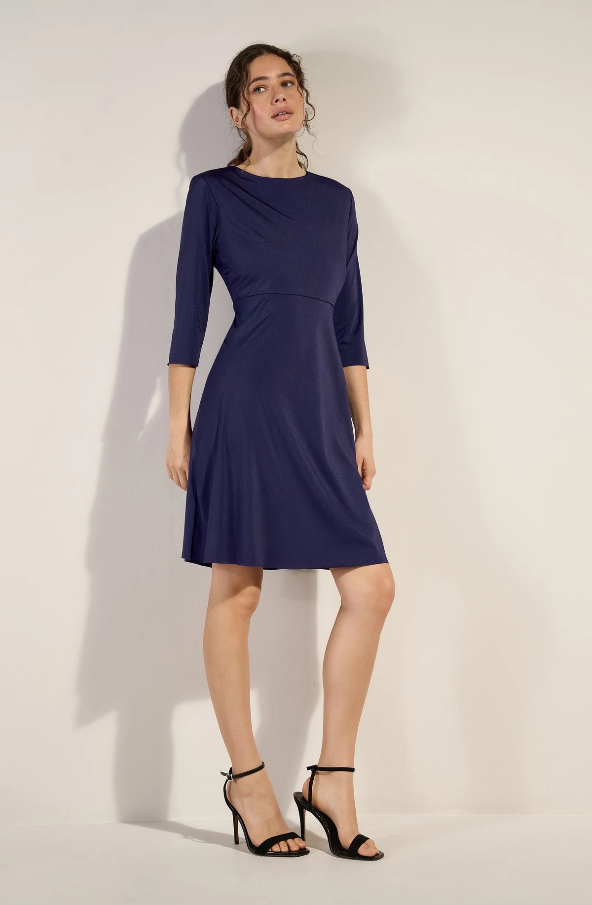 Robe courte Milie bleu marine à manches 3/4