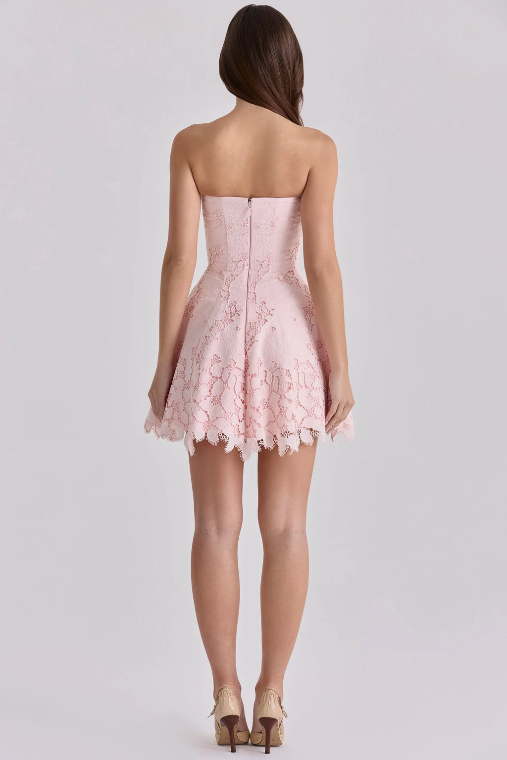 Mini-robe rose bustier à découpes et broderie anglaise