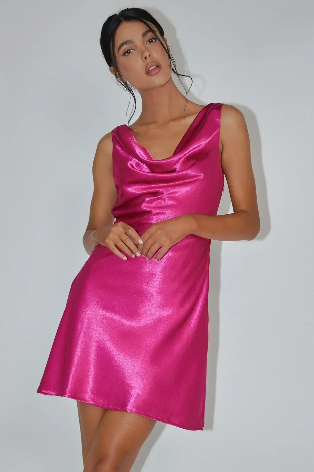 Mini-robe à col bénitier Casablanca couleur fuchsia