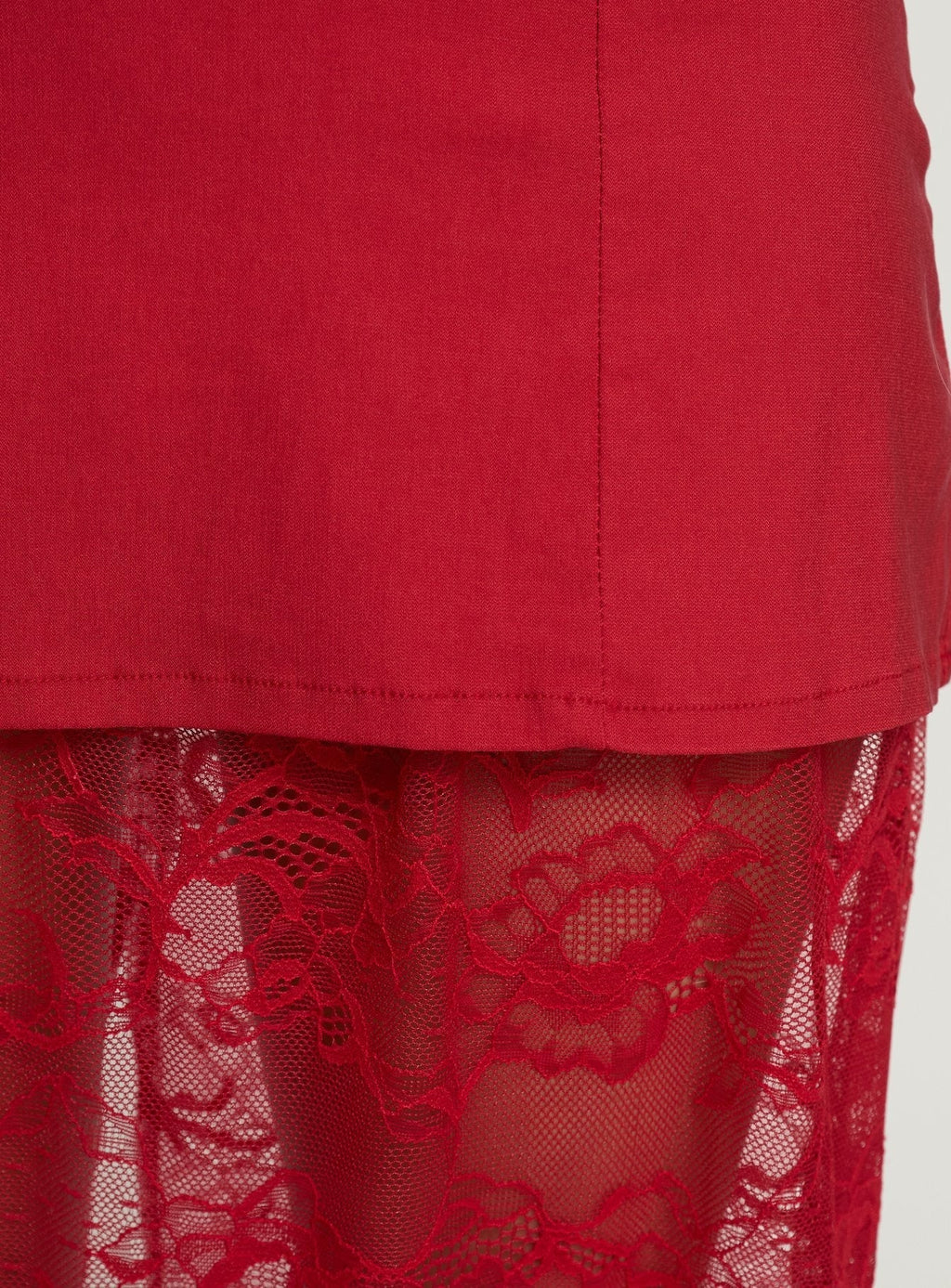 Robe longue sans bretelles Aleda avec dentelle transparente rouge