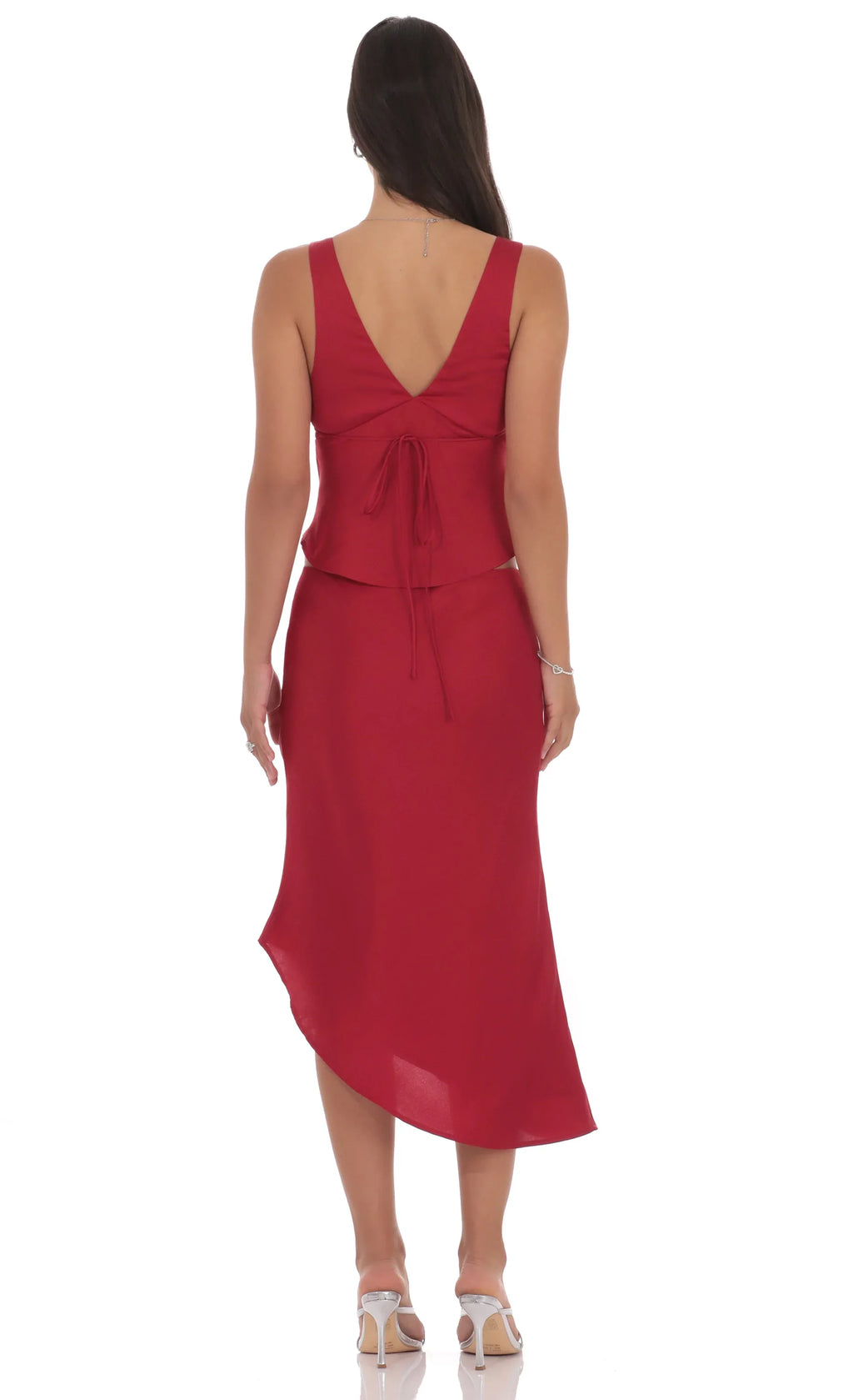 Jupe midi asymétrique en satin rouge