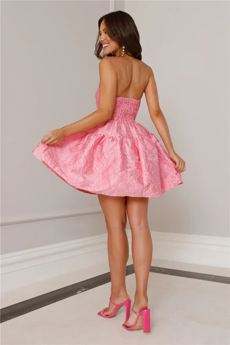 Mini-robe bustier Silhouette des rêves