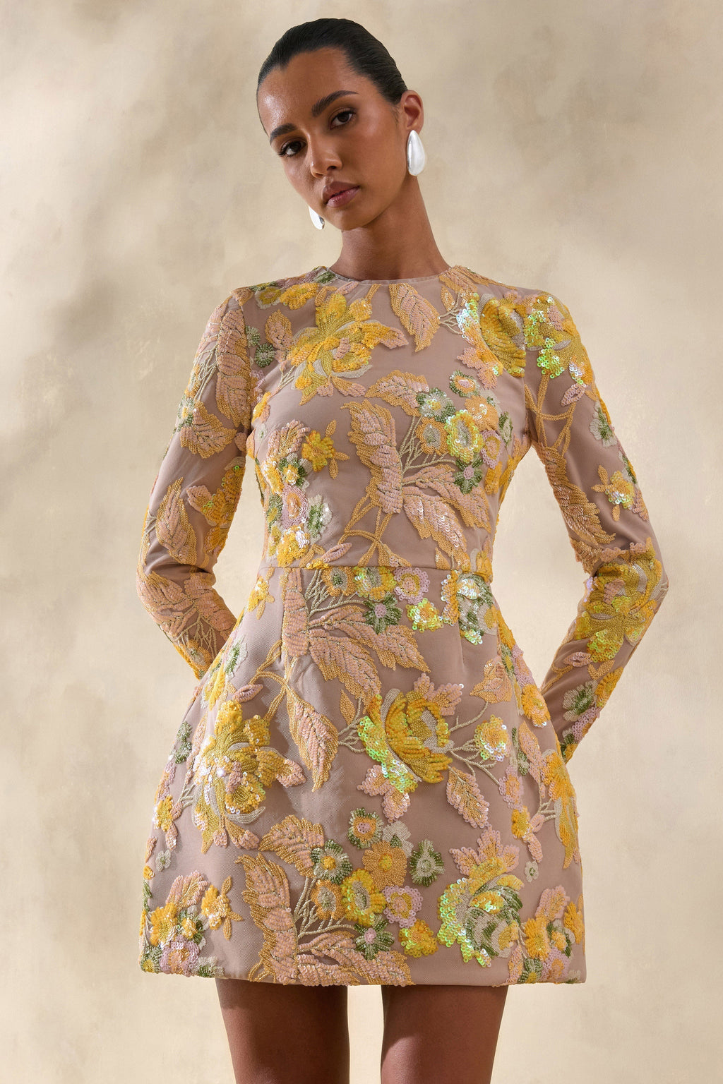 Merdia | Mini-robe col rond à fleurs embellie jaune