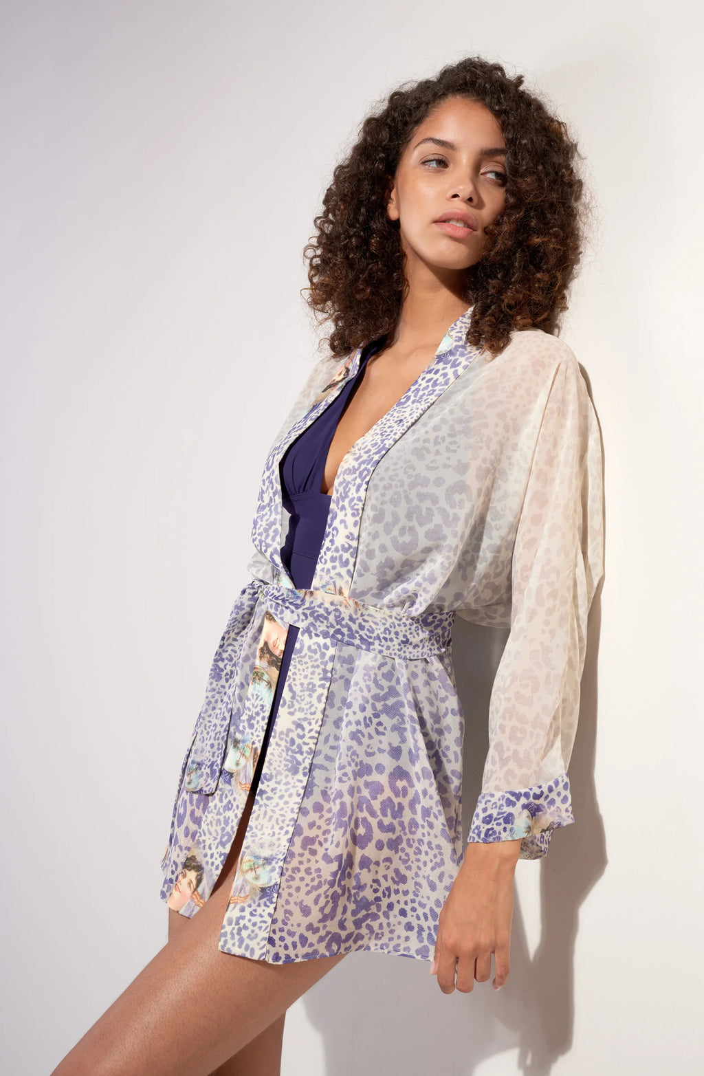 Veste kimono imprimée kanni en voile fixe semi-transparent