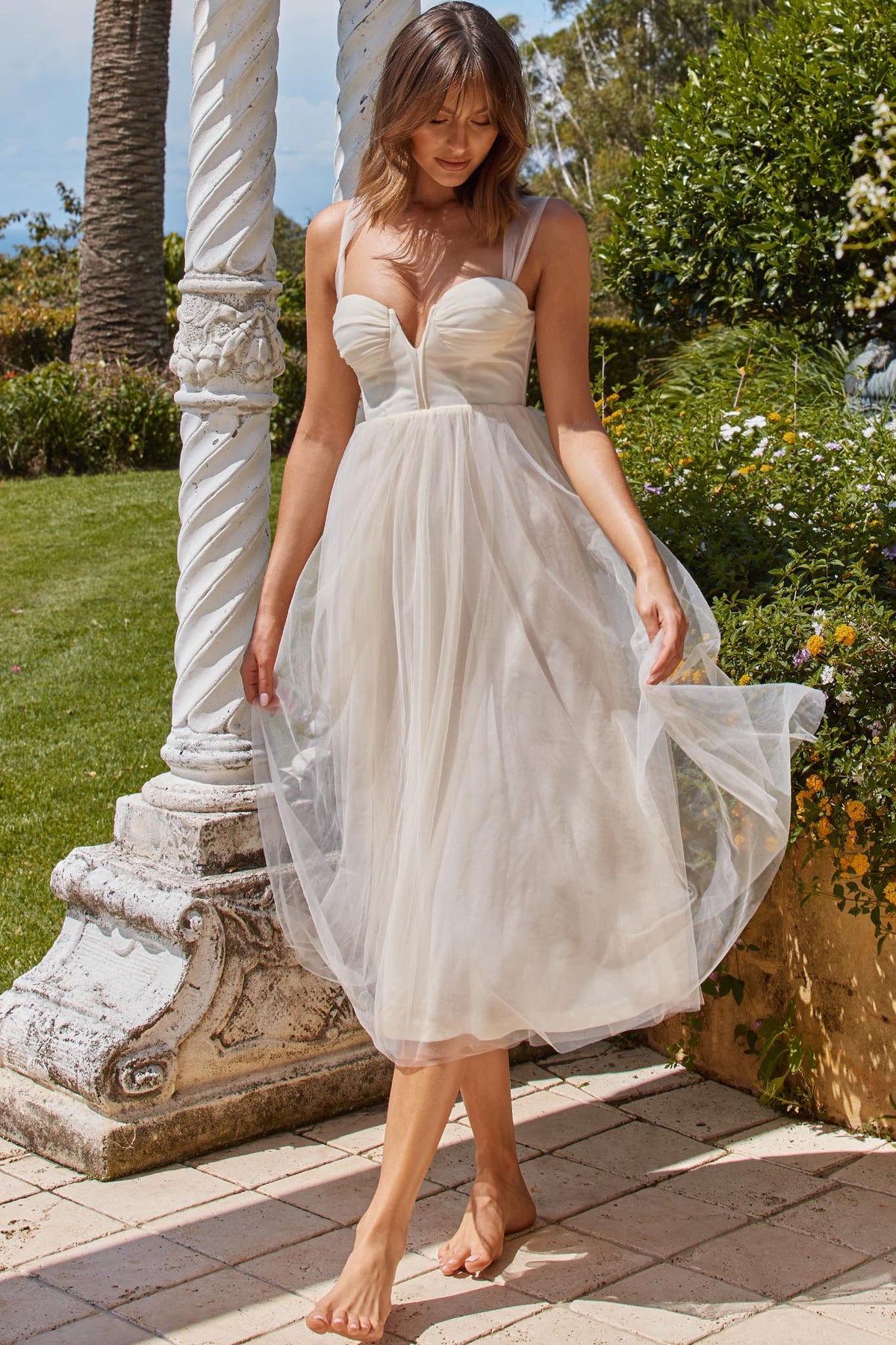 Robe midi en tulle à lacets dos nu Surreal couleur beurre
