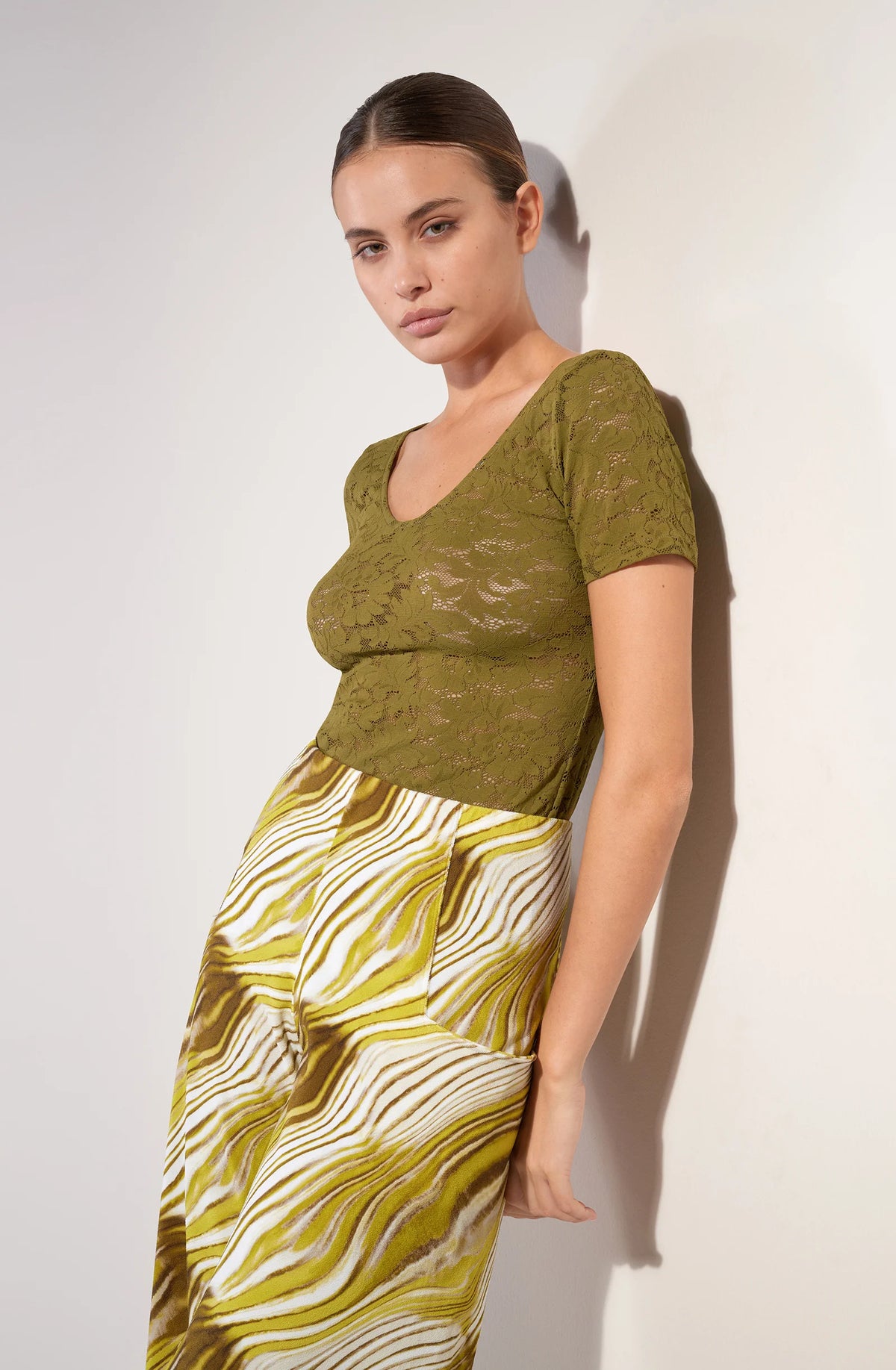 yann Bronze short-sleeved lace top