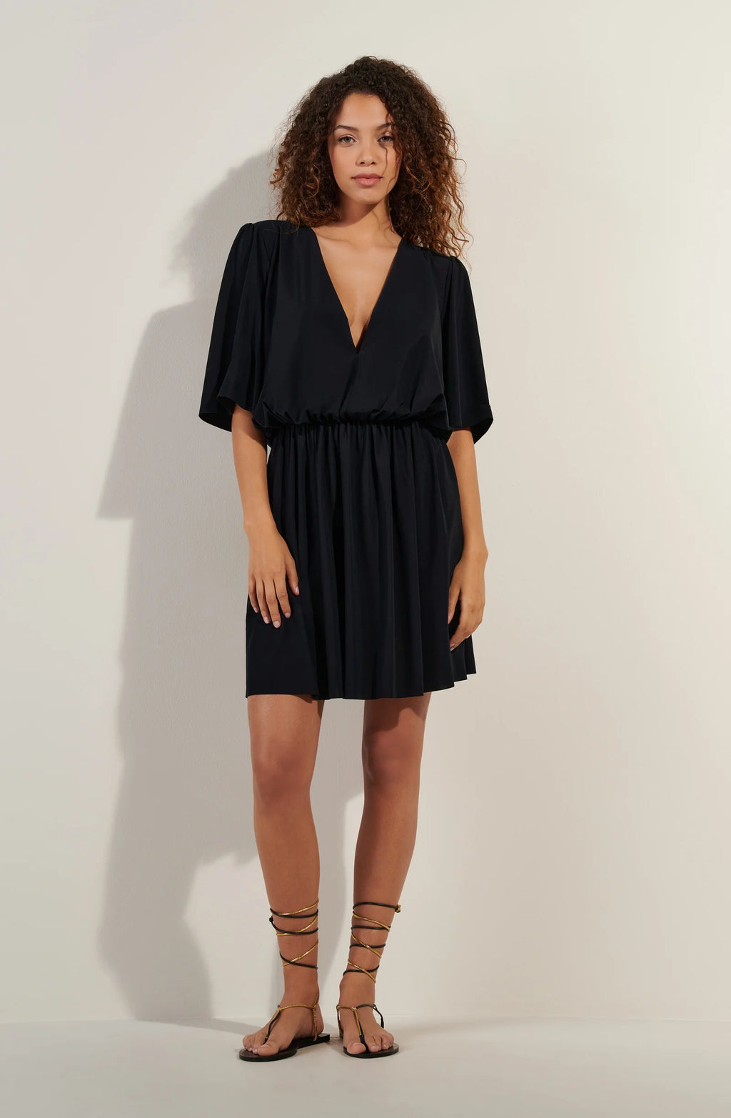 docci V-neck flared black dress