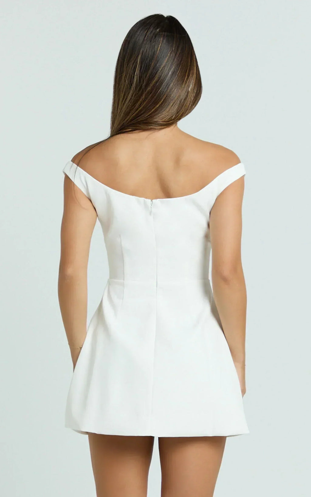 Robe courte Irène, bustier sans bretelles et jupe tulipe, coloris blanc